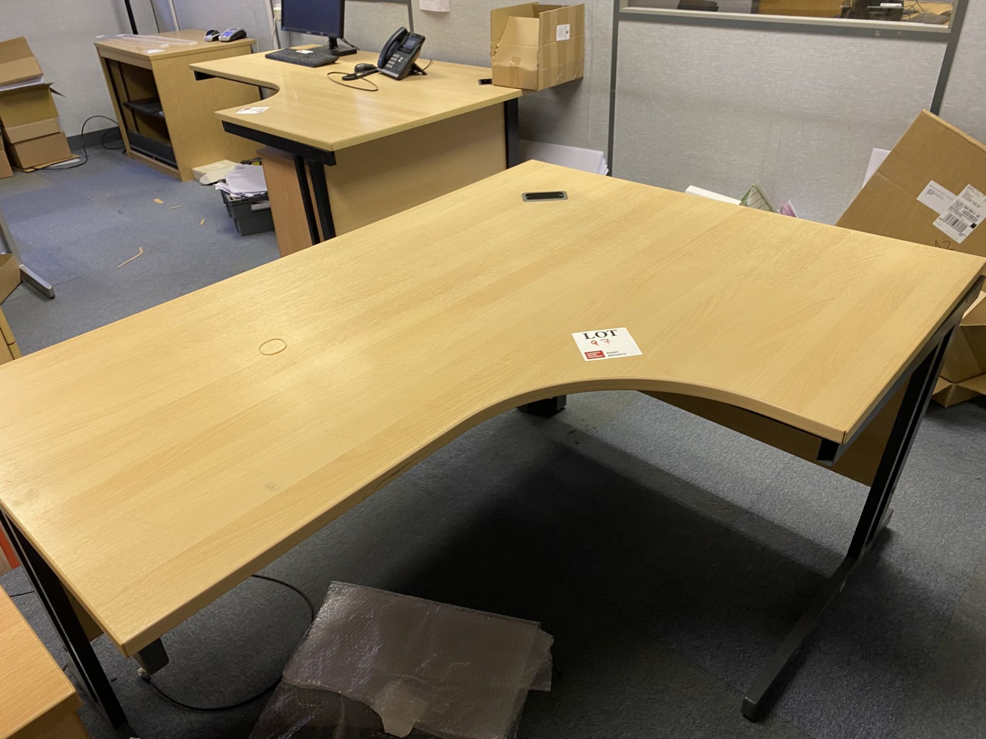 Light wood effect L shaped office desk (1160mm x 1120mm) - Image 2 of 3