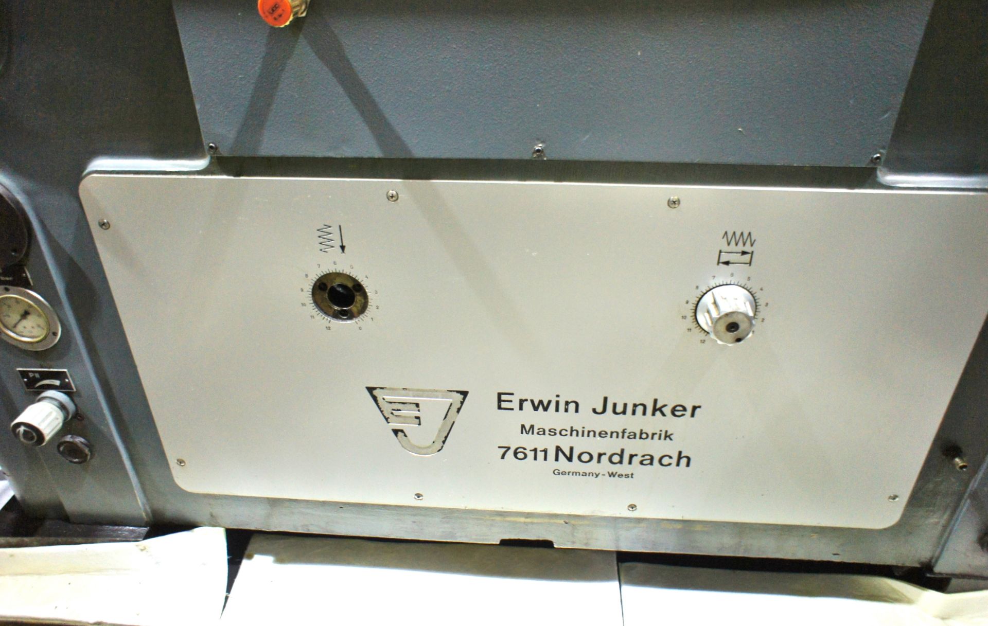Junker NAJ4S saw tooth / tool grinder - Image 9 of 13