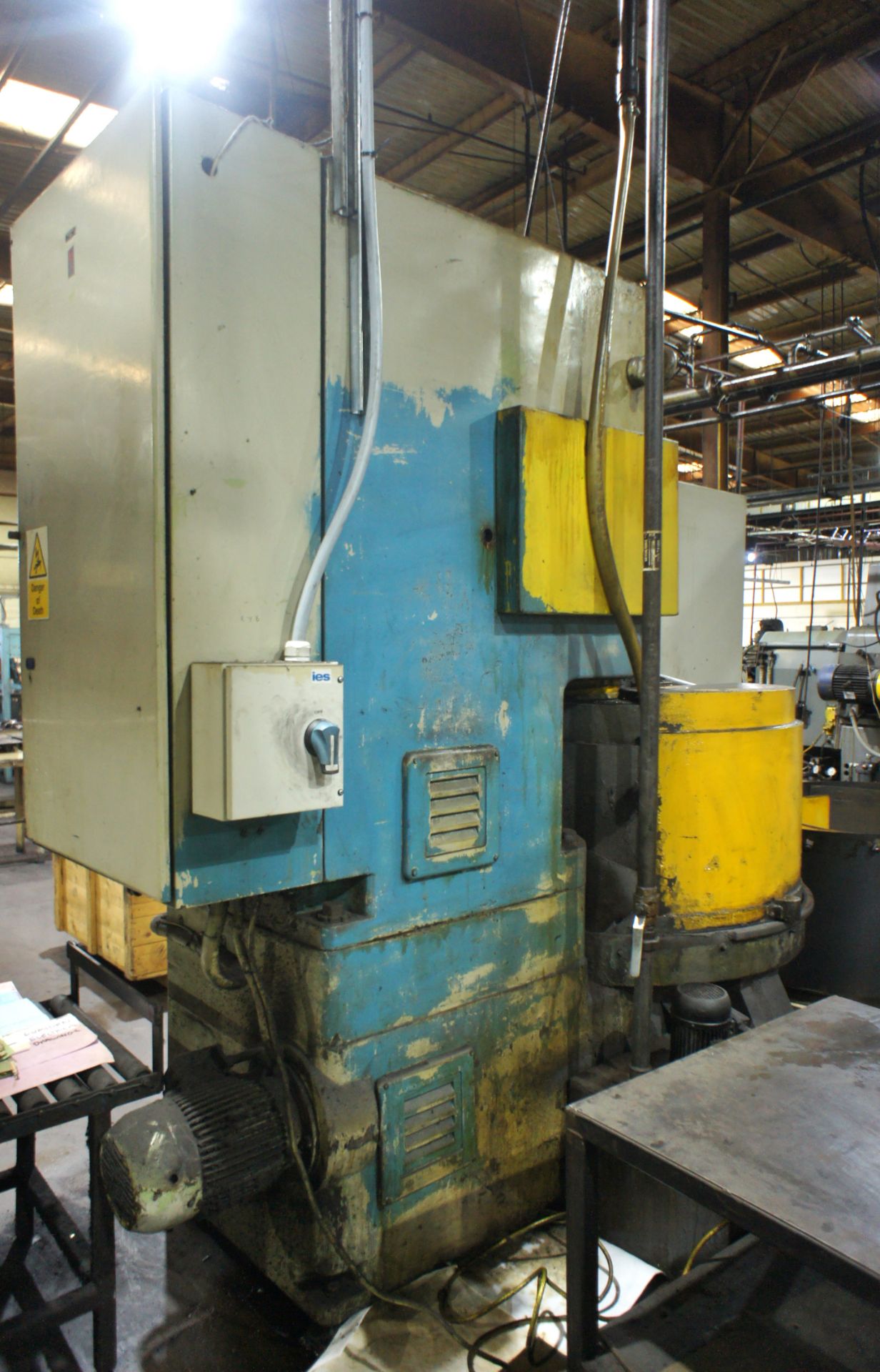 Lumsden 91ML vertical segmental grinder - Image 3 of 8