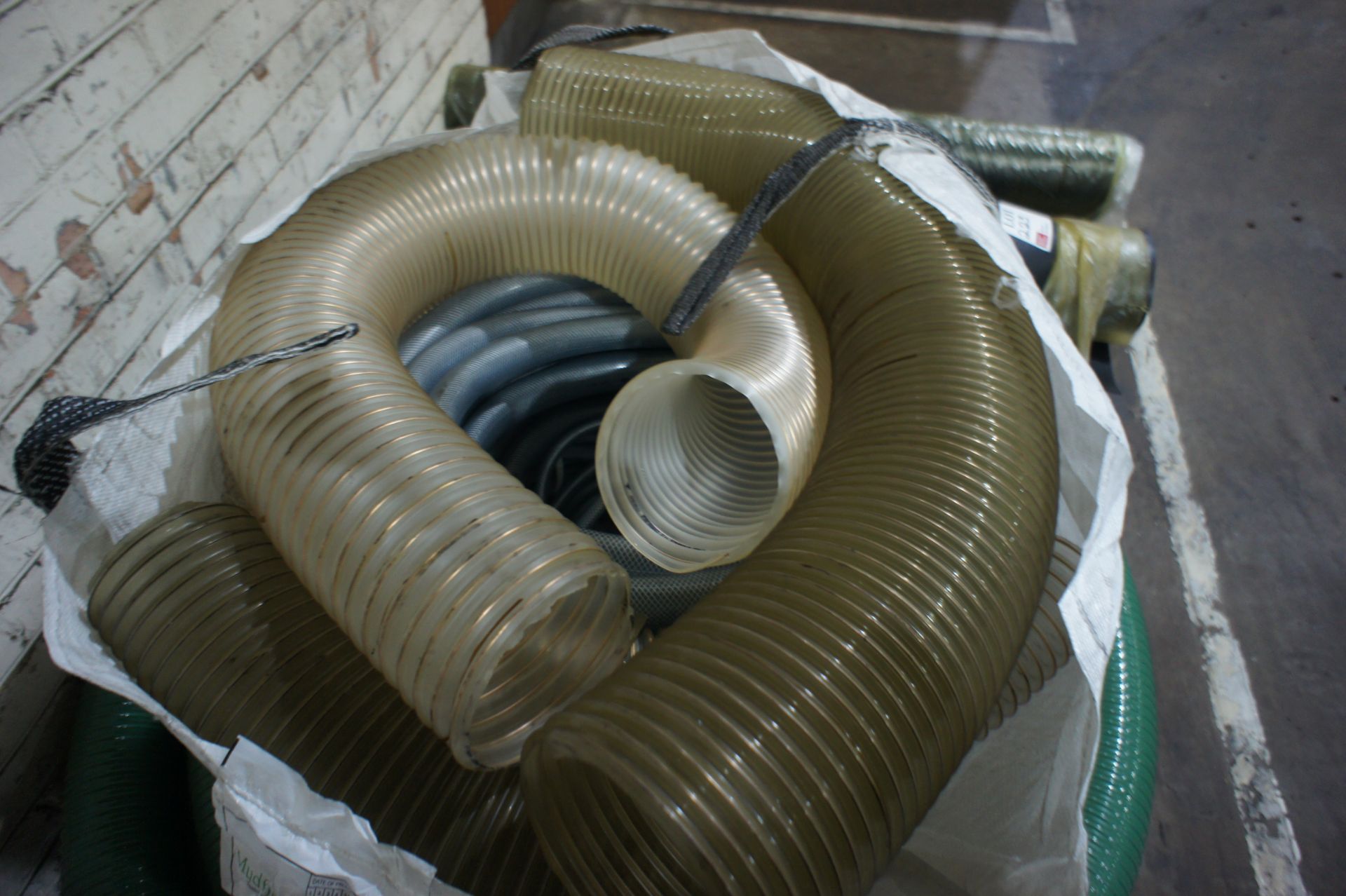 Various rubber belting with quantity of flexible hose - Image 2 of 4