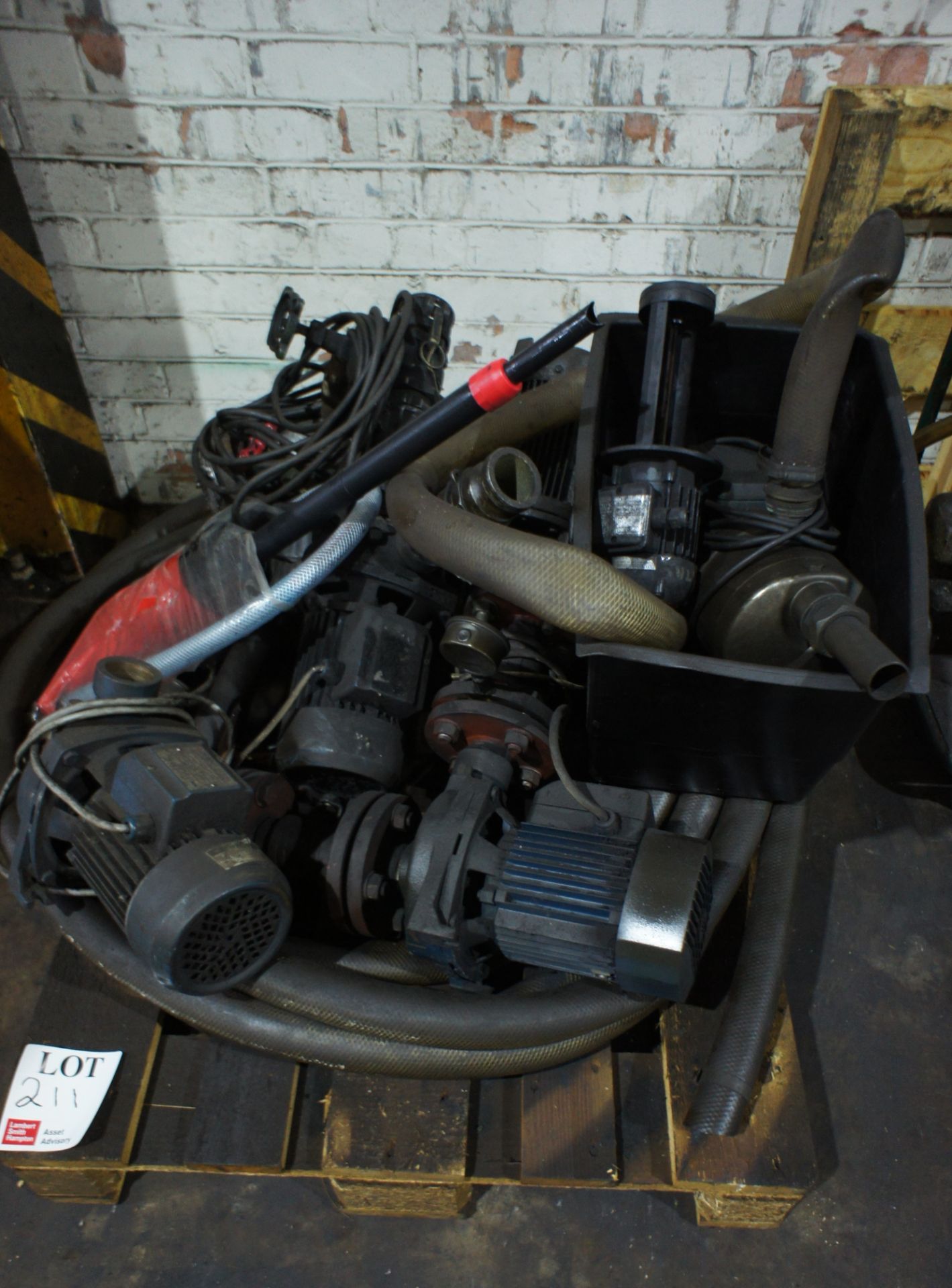 Quantity of various suction pumps - Image 3 of 4