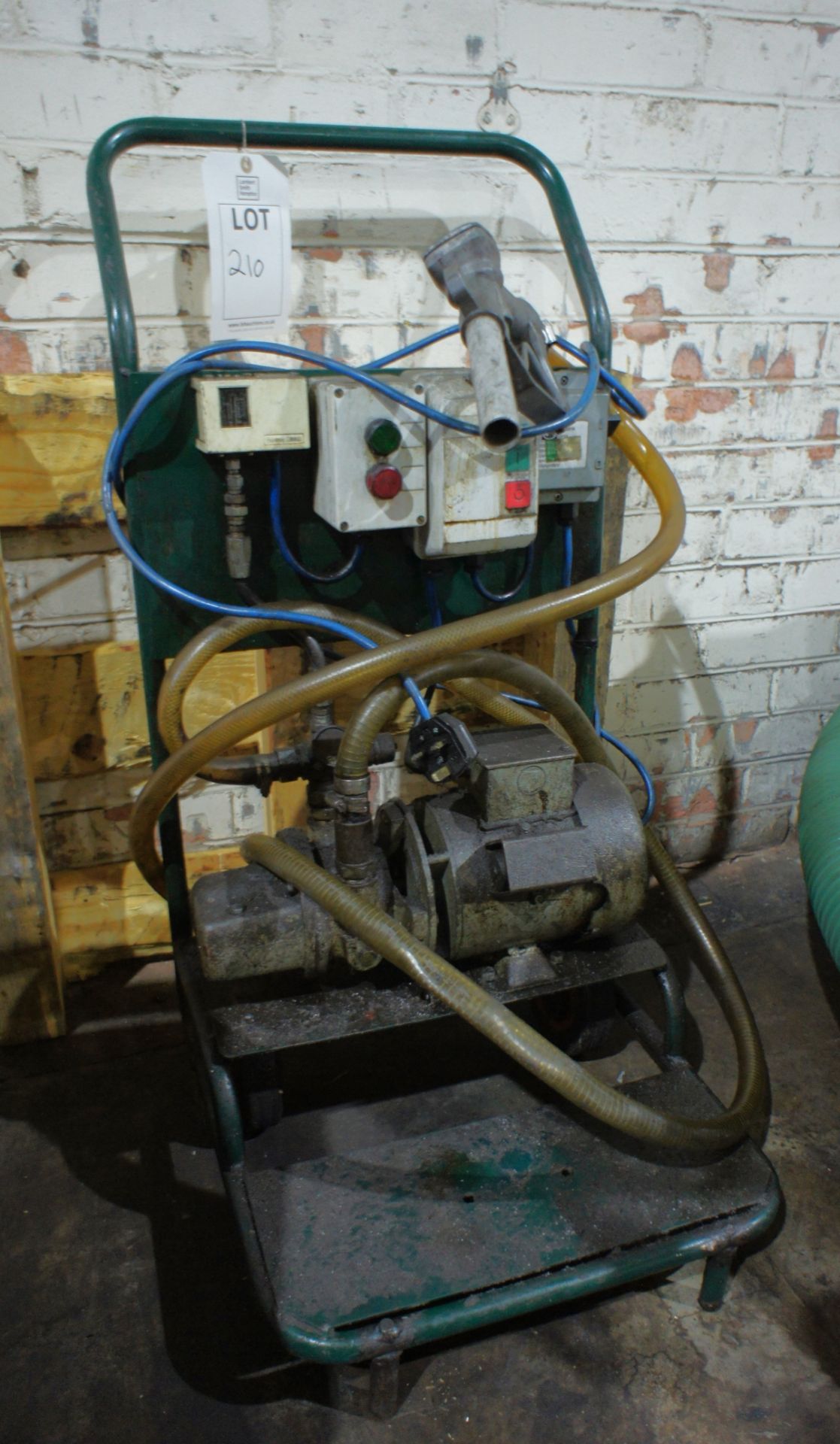 Mobile filling station with electric pump