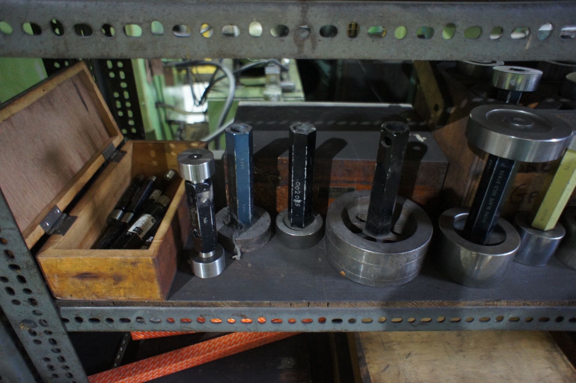 Quantity of various measuring equipment - Image 2 of 5