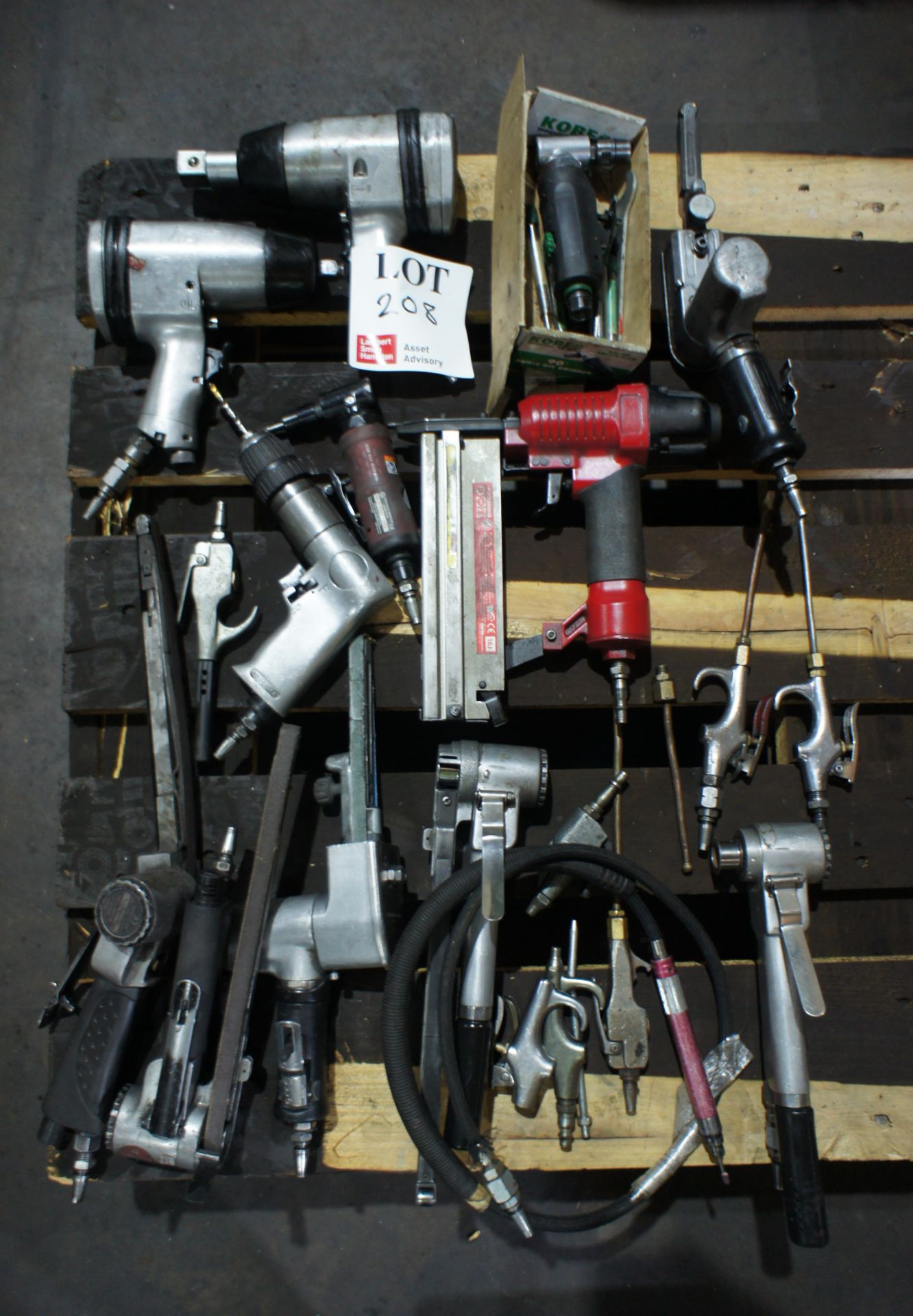 Quantity of various air tools