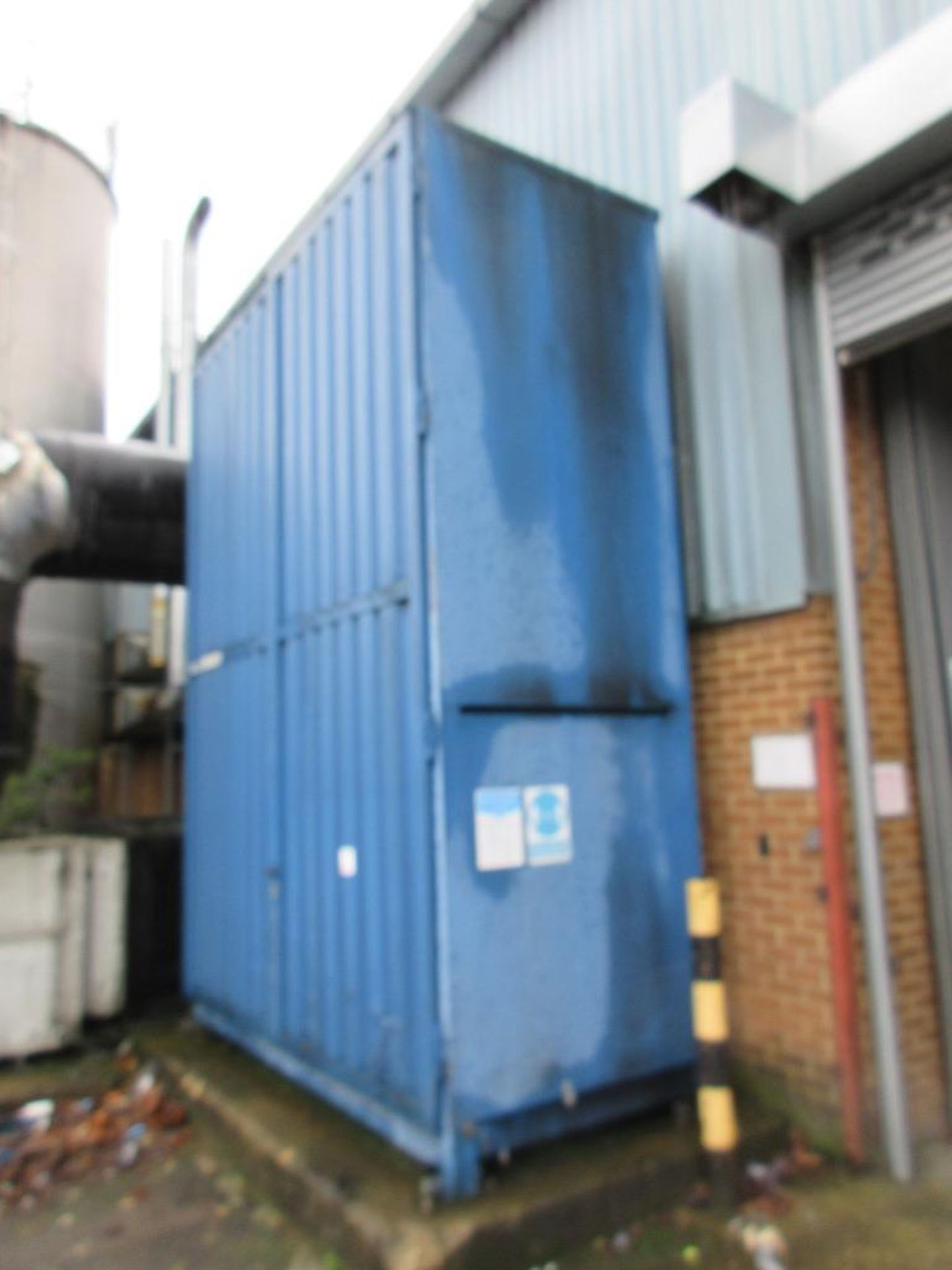 Denios steel 2 door chemical storage container, approx. size: 3m x 1.5m A work Method Statement - Bild 2 aus 6