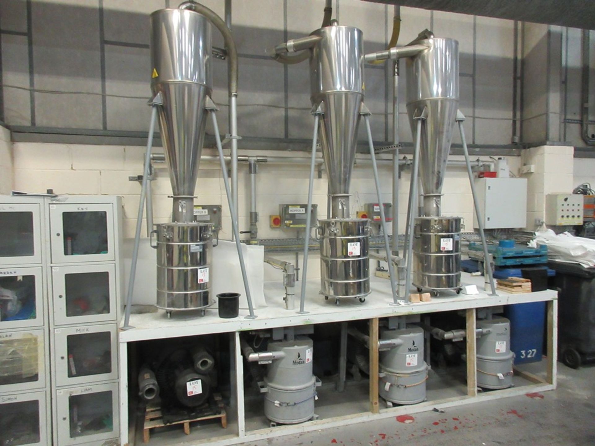 Inline system comprising: - 3 x Motan vacuum pumps - 3 x Piovan filters, model CL45 - 3 x