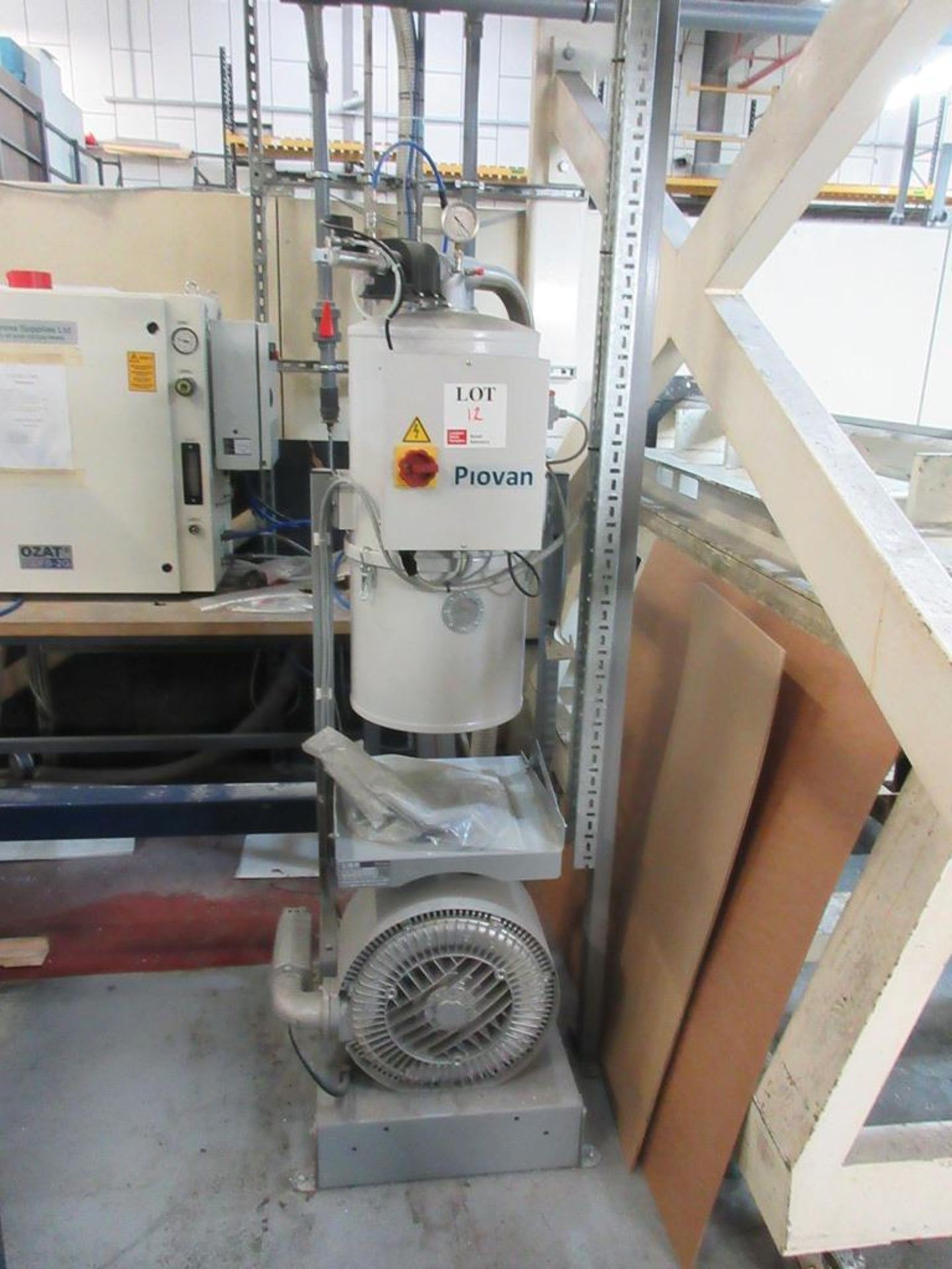 Piovan standalone system comprising: - Piovan DP644 dryer, s/n: eq 60000 (2019) - Piovan vacuum - Bild 8 aus 11