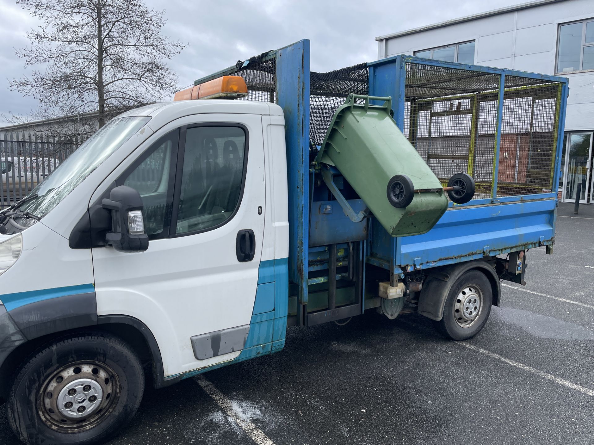 Citroen Relay Caged Tipper with rare Wheelie Bin Lift (39568) - Image 16 of 19