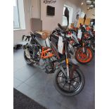 KTM Duke 390 Motorbike (April 2023)