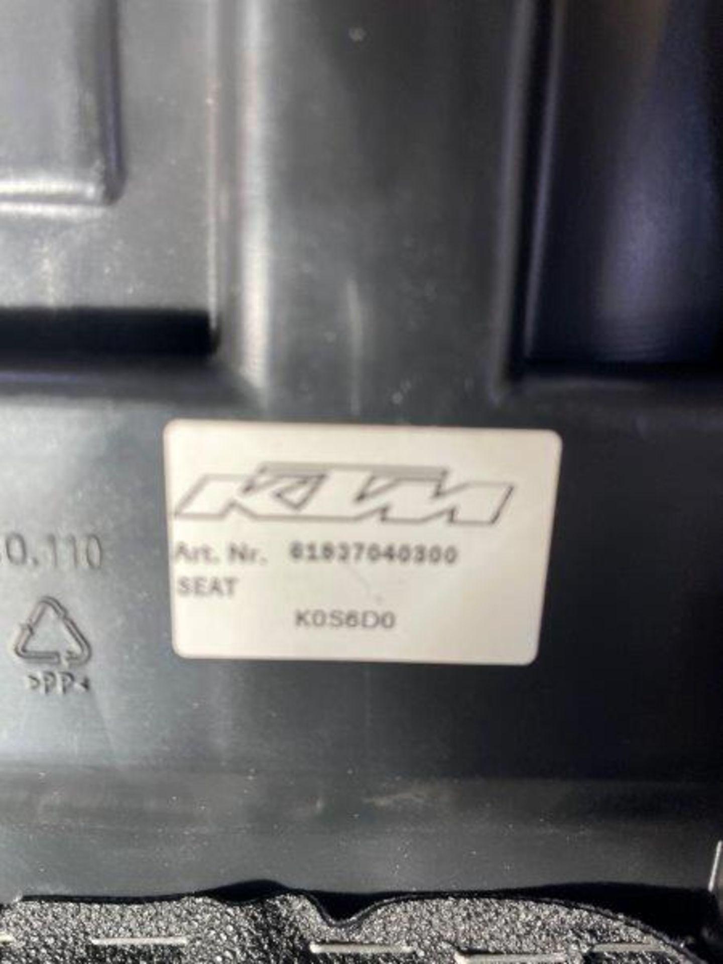 KTM 1290 Super Adventurer Front Seat - Image 2 of 4