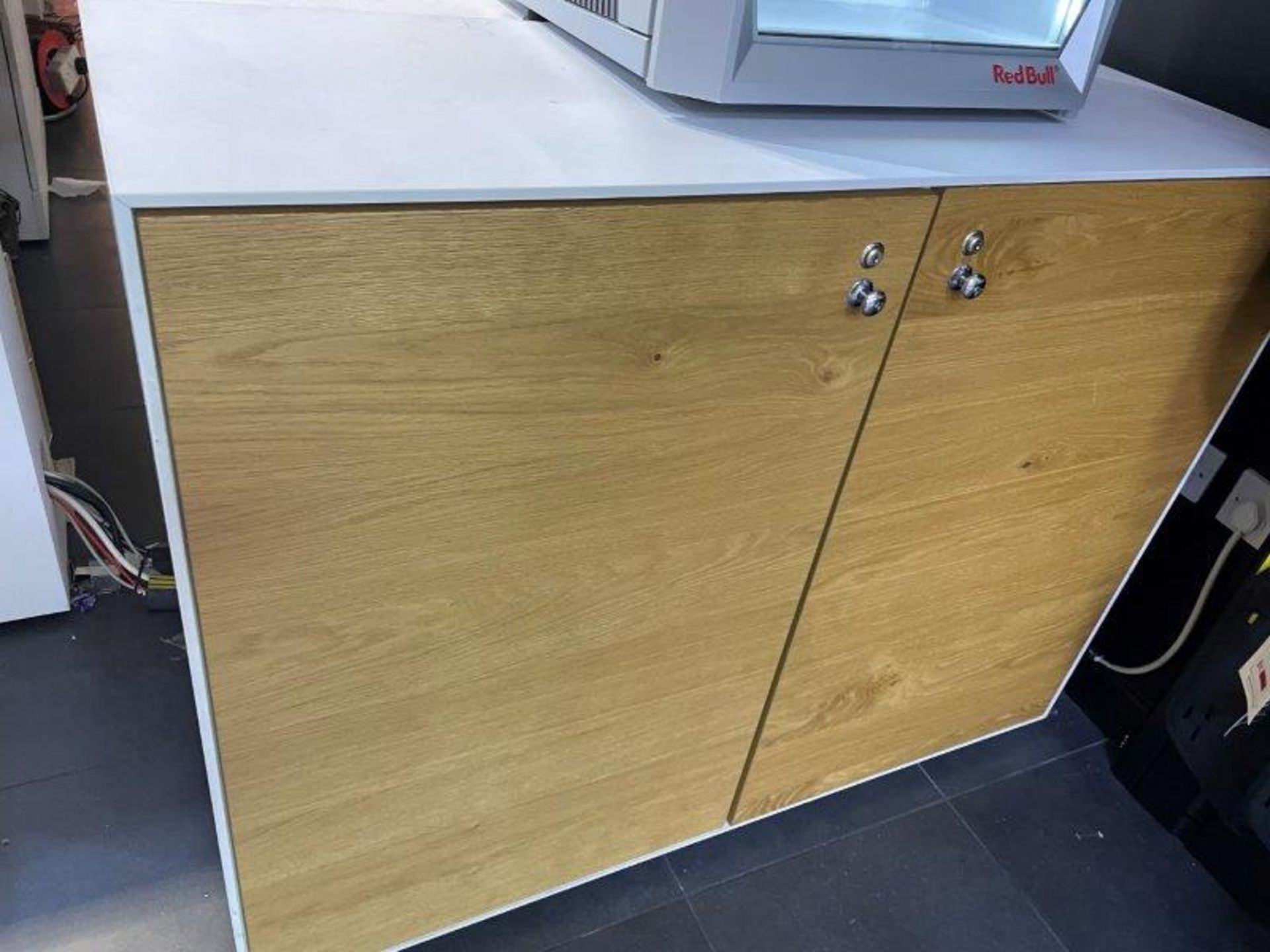 Sales Counter Reception Desk with 3 Double door Cupboards - Image 2 of 9