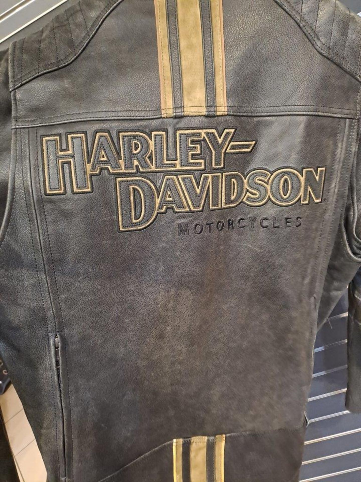 Harley Davidson Triple Vent Leather Large Mens Jacket - Image 7 of 11