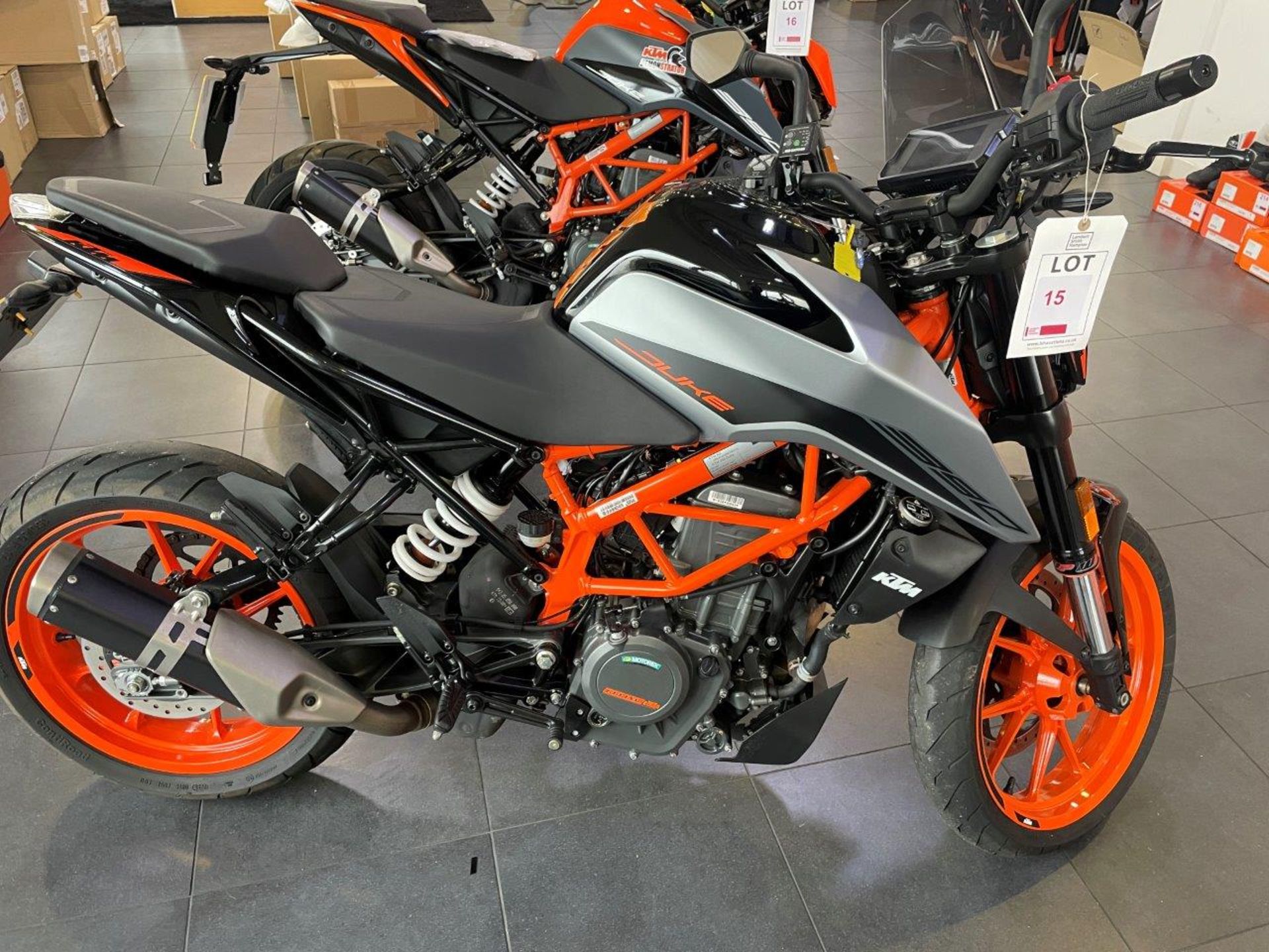 KTM Duke 390 Motorbike (October 2022) - Image 10 of 19
