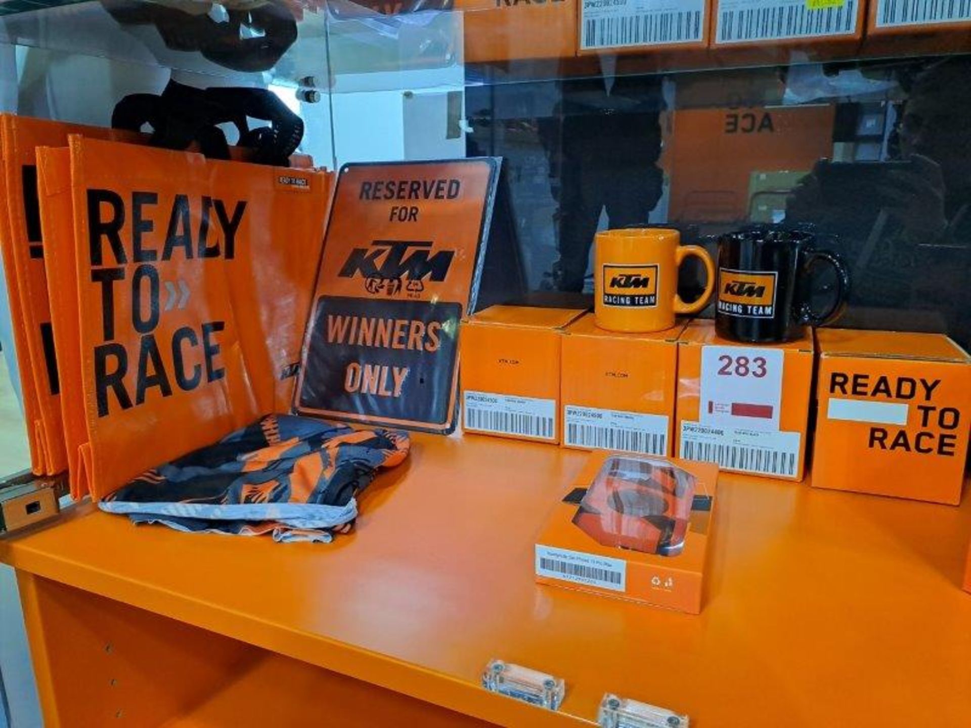 Contents of shelf of KTM Merchandise as pictured - Bild 3 aus 5