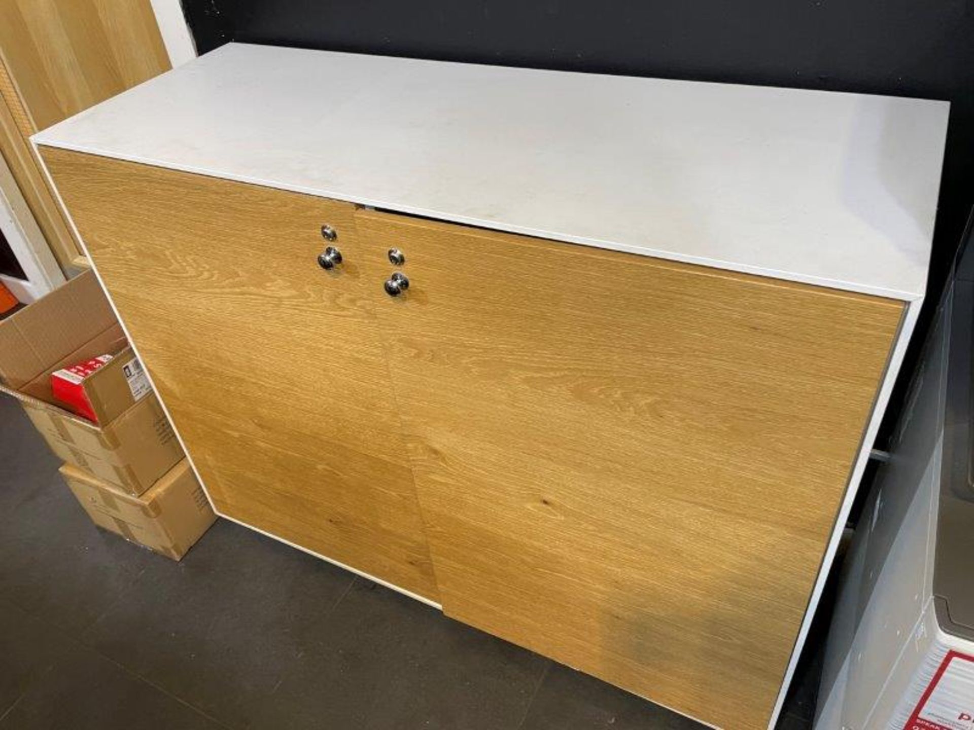 Sales Counter Reception Desk with 3 Double door Cupboards - Image 4 of 9