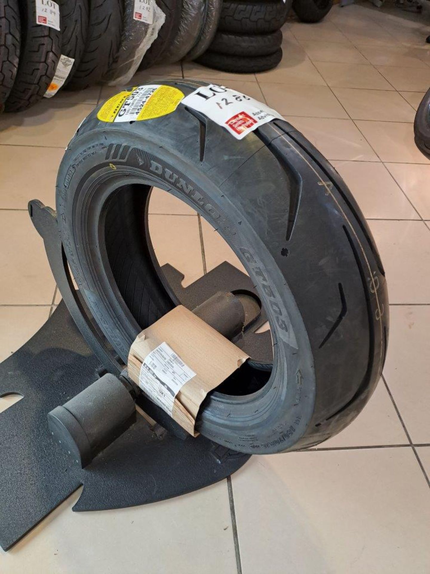 Dunlop GT503 180/70-R16 Tyre