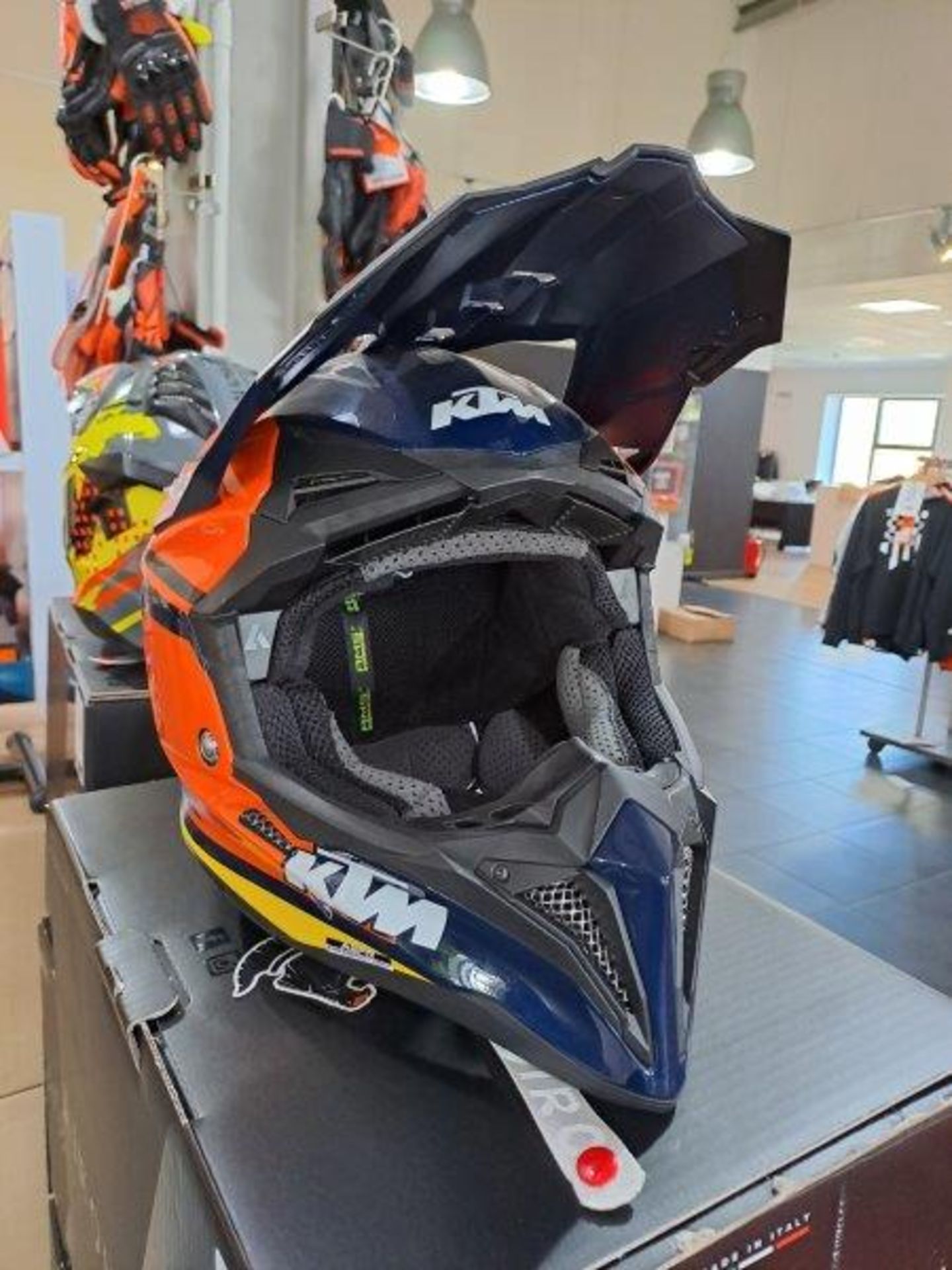 Airoh KTM Aviator 3 L-60 Motorbike Helmet - Image 4 of 6