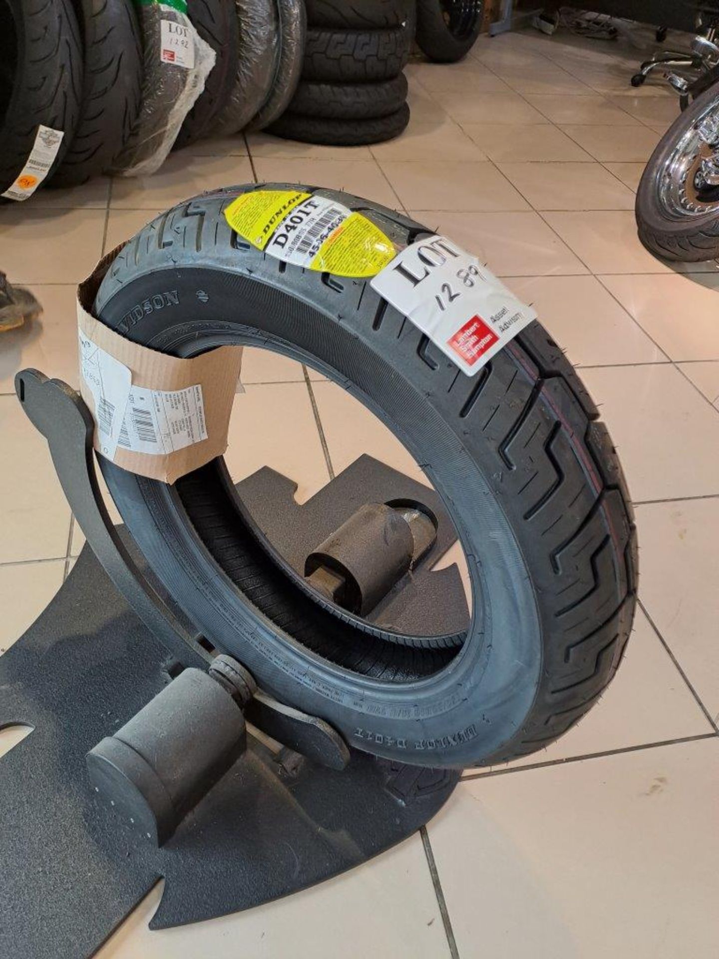 Dunlop D401T 150/80-B16 Tyre