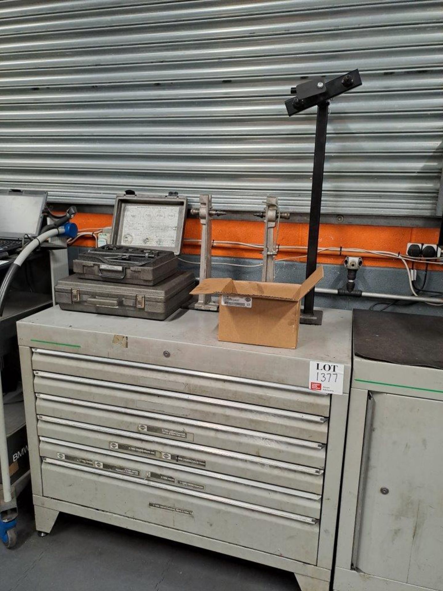 6 Drawer Cantilever Tool Box Includes Large Range of Harley Davidson Specialist tooling with Singl - Image 2 of 13