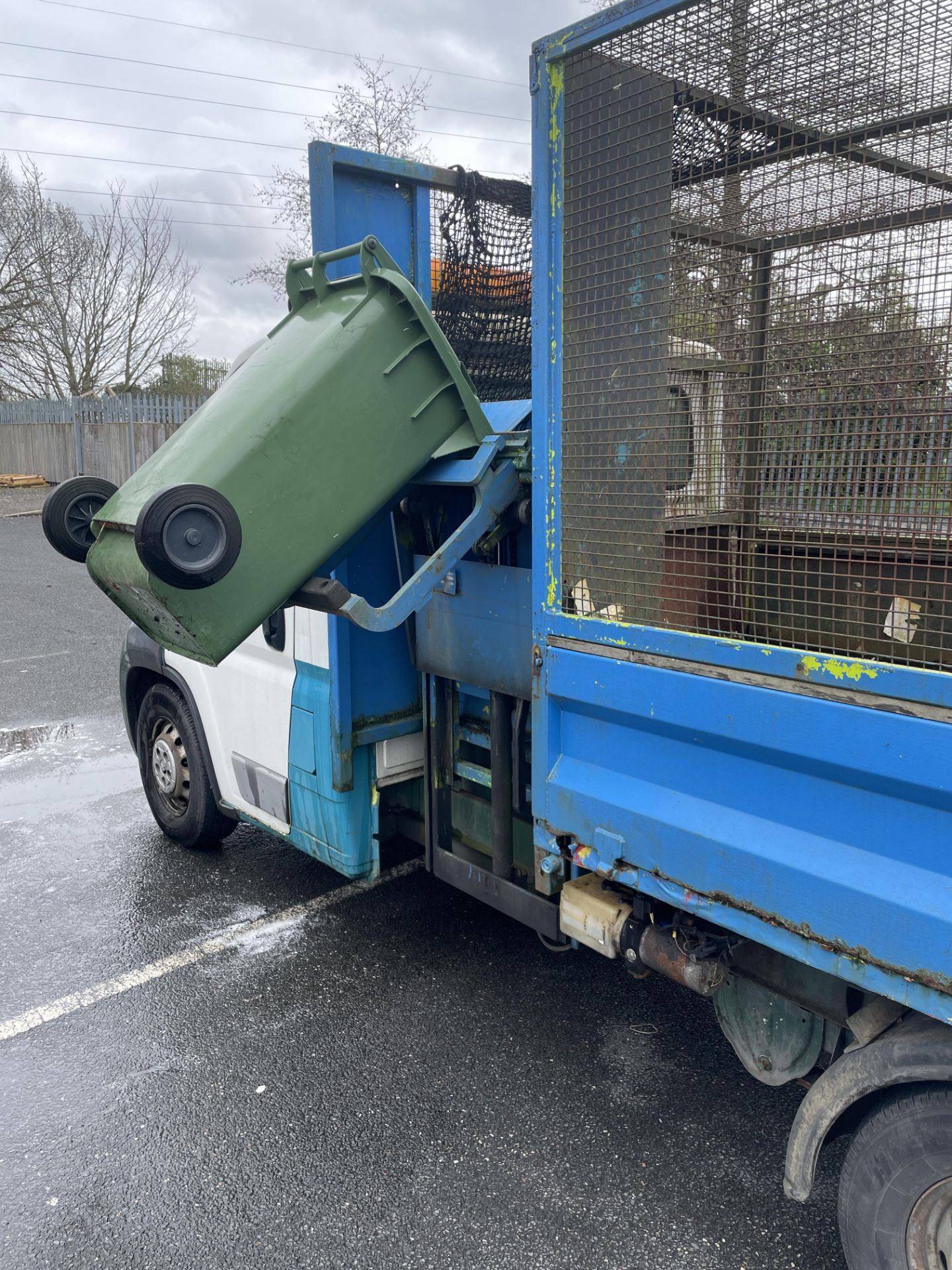 Citroen Relay Caged Tipper with rare Wheelie Bin Lift (39568) - Image 15 of 19