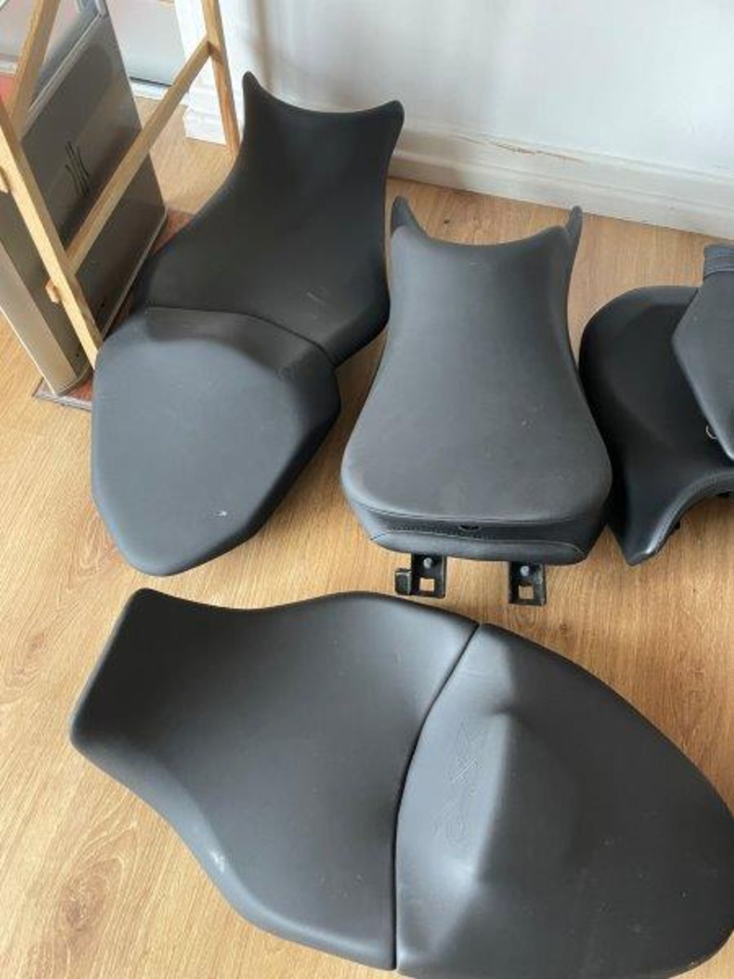 Approx. 17 x BMW seats - Image 7 of 9