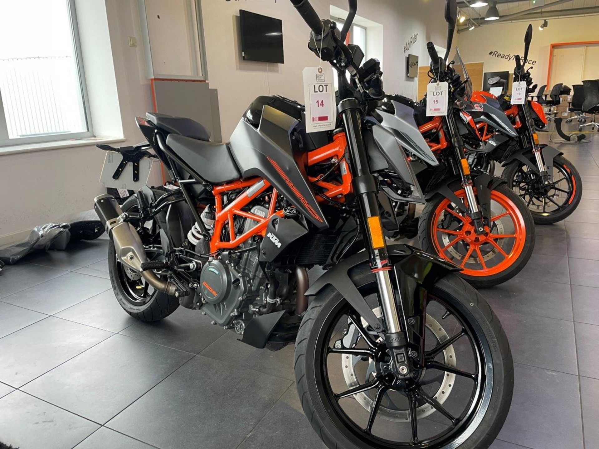 KTM Duke 390 Motorbike (April 2023) - Bild 12 aus 19