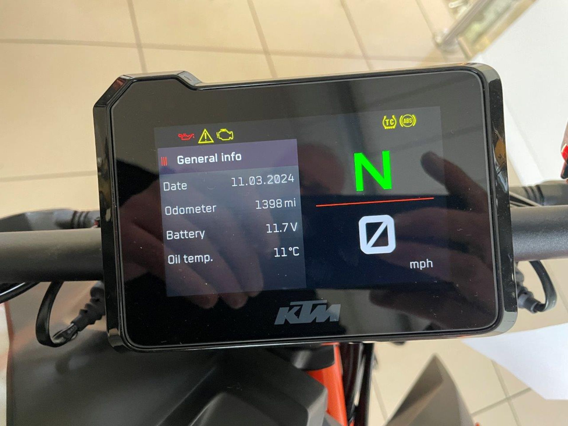 KTM Super Duke 1290 R EVO Motorbike (February 2023) - Bild 16 aus 21