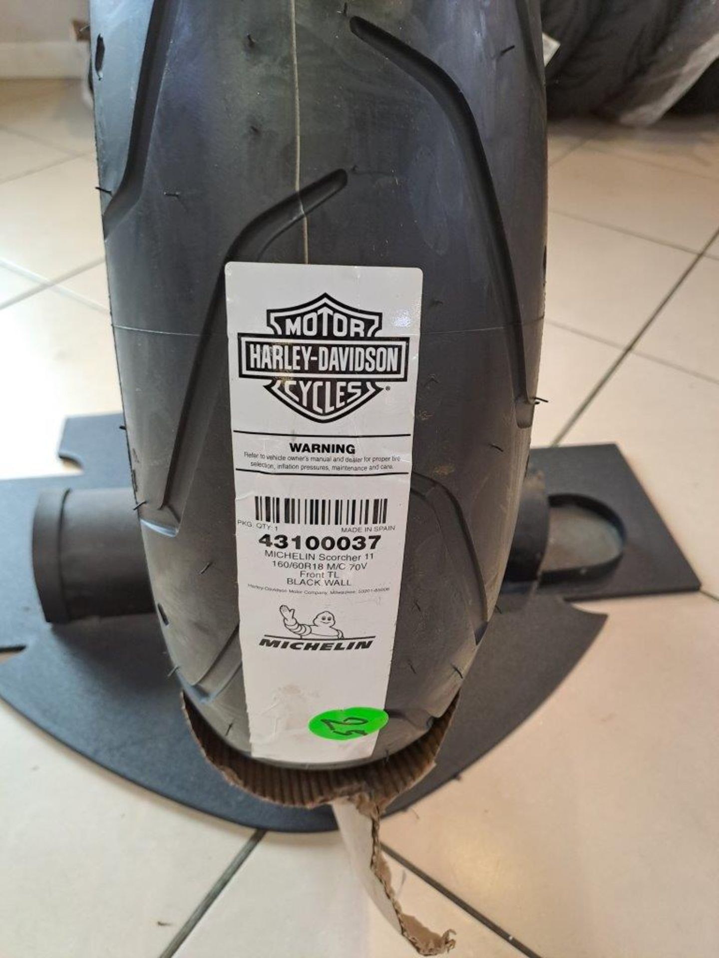 Michelin Scorcher 11 160/60-R18 Tyre - Image 3 of 5