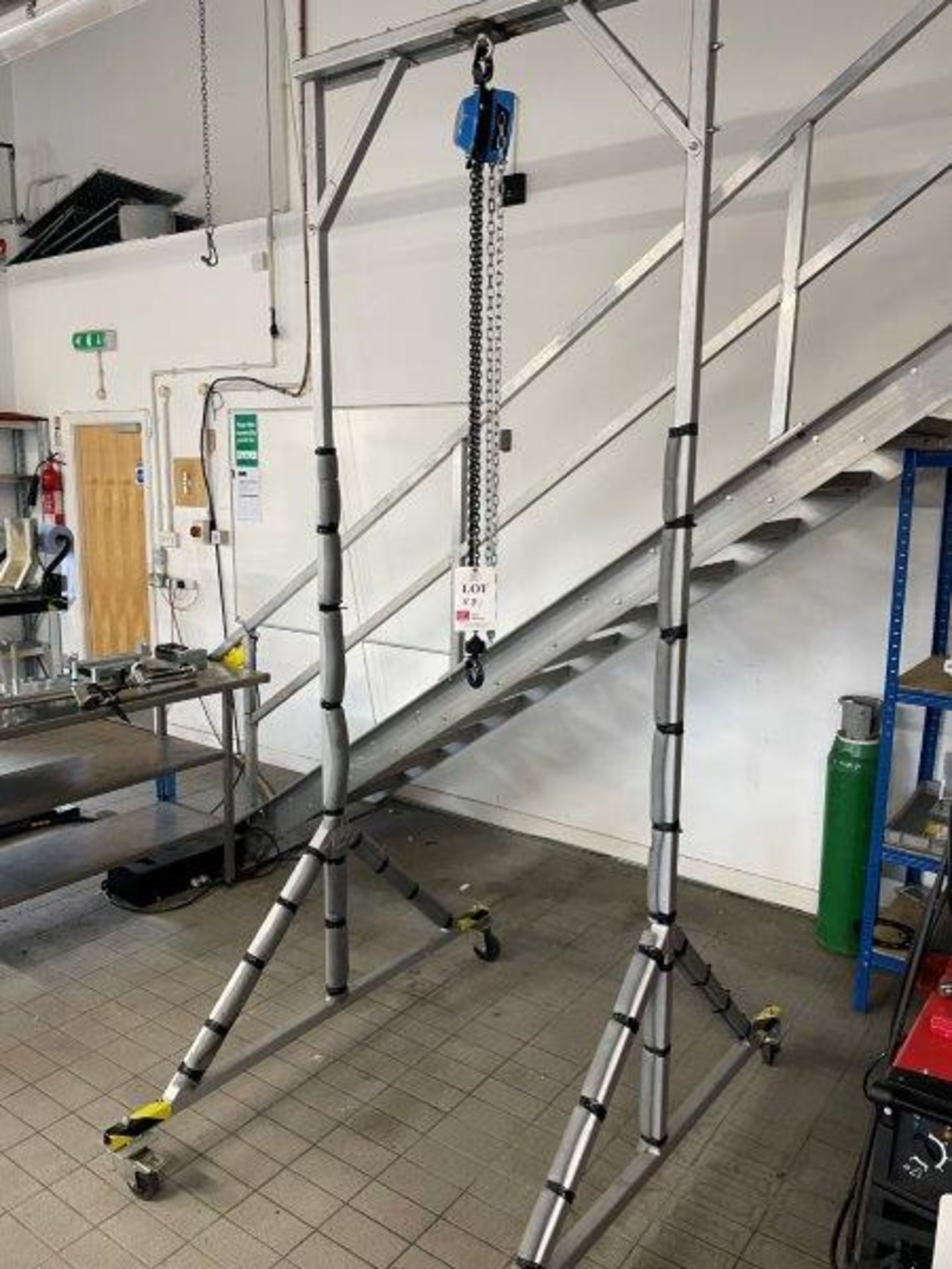 Mobile engine Lift Hoist, 0.5 Ton