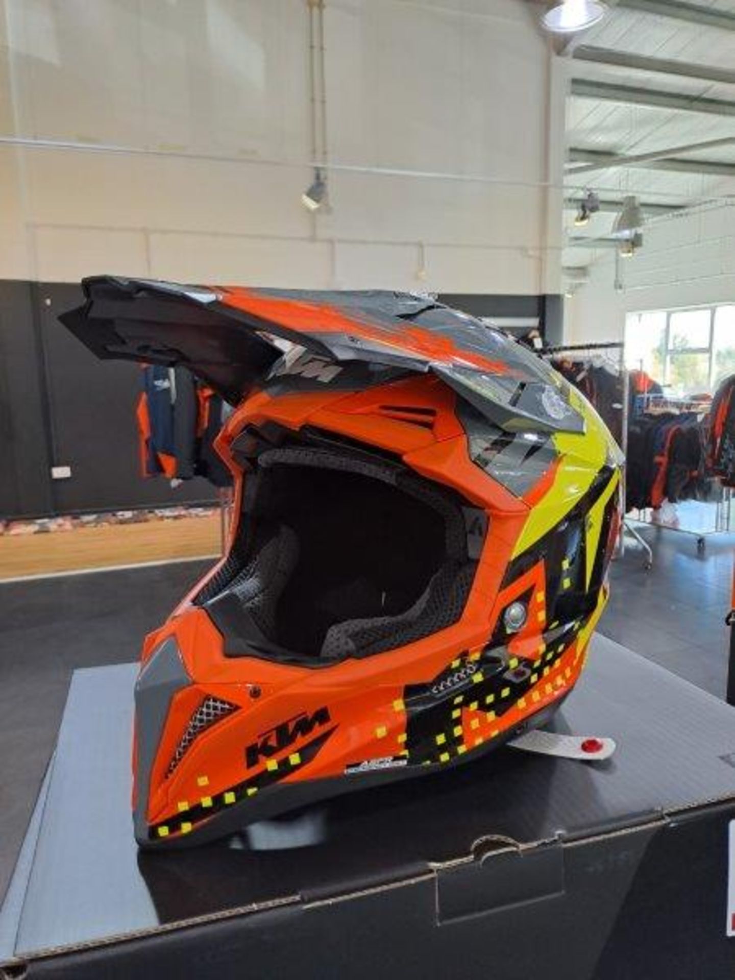 Airoh KTM Aviator 3 XL-61 Motorbike Helmet - Image 2 of 6