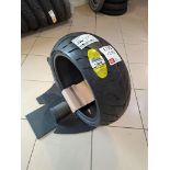 Dunlop DT407 240/40-R18 Tyre