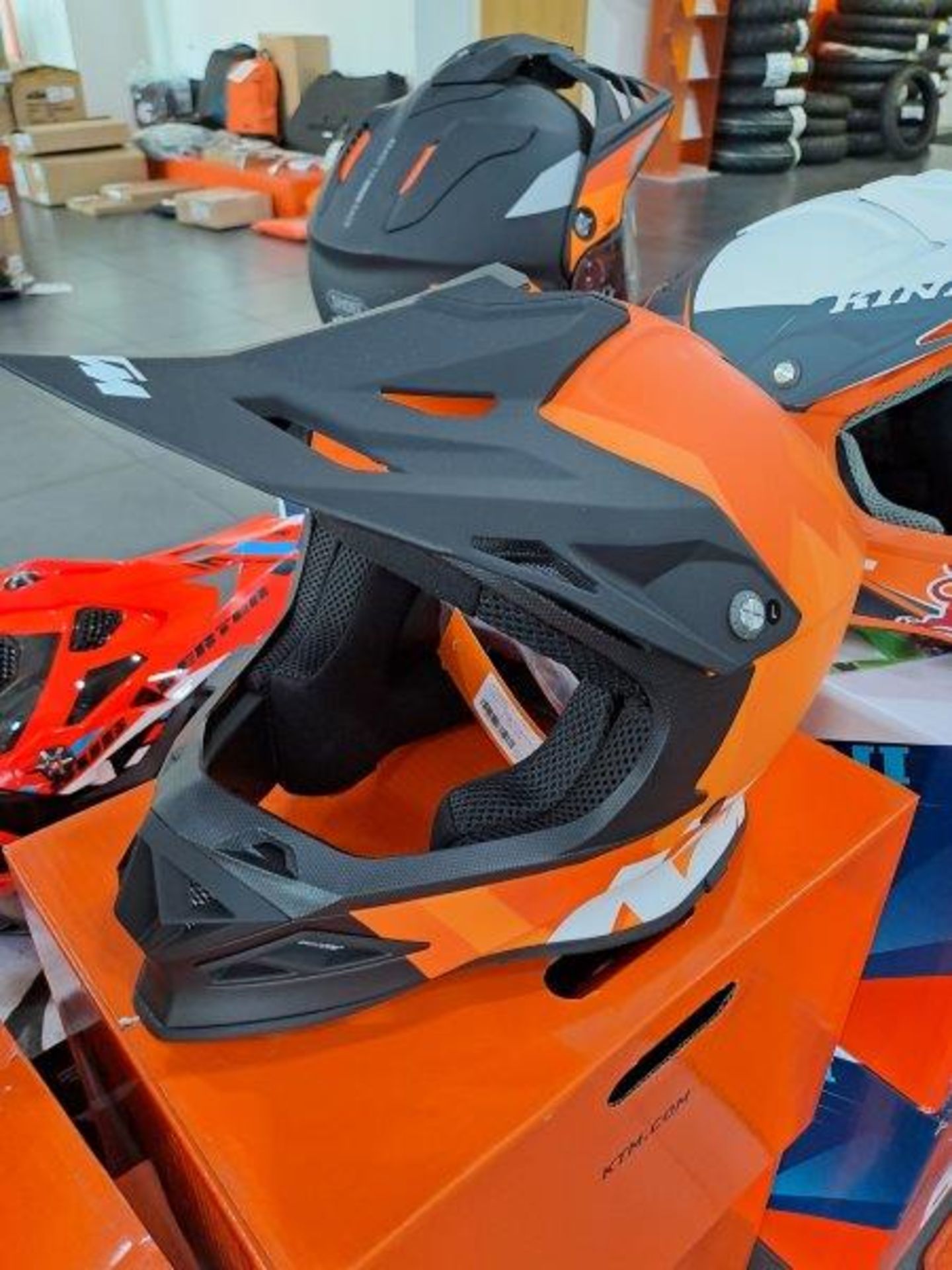 KTM Dynamic FX XL-61 Motorbike Helmet - Image 6 of 8