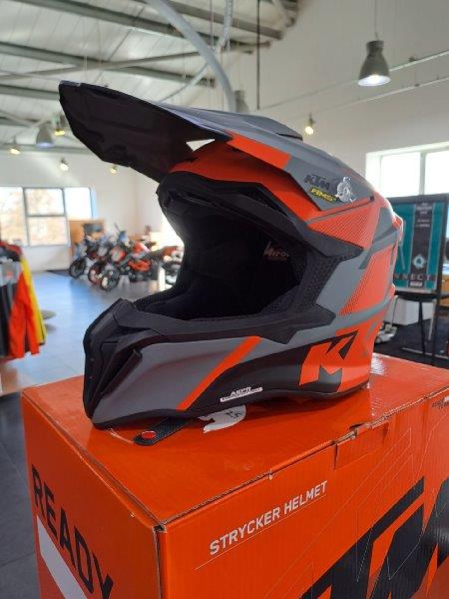 KTM Strycker XXl-63 Motorbike Helmet - Image 2 of 6