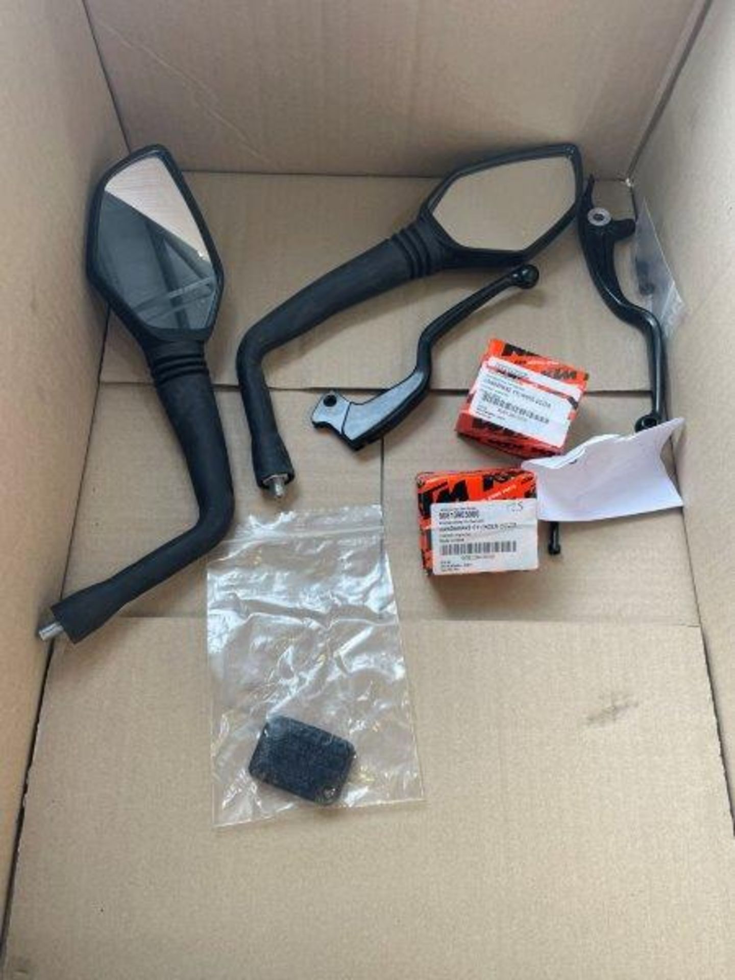 KTM Duke Box of seats, Mirrors and Brake levers Parts - Image 3 of 6