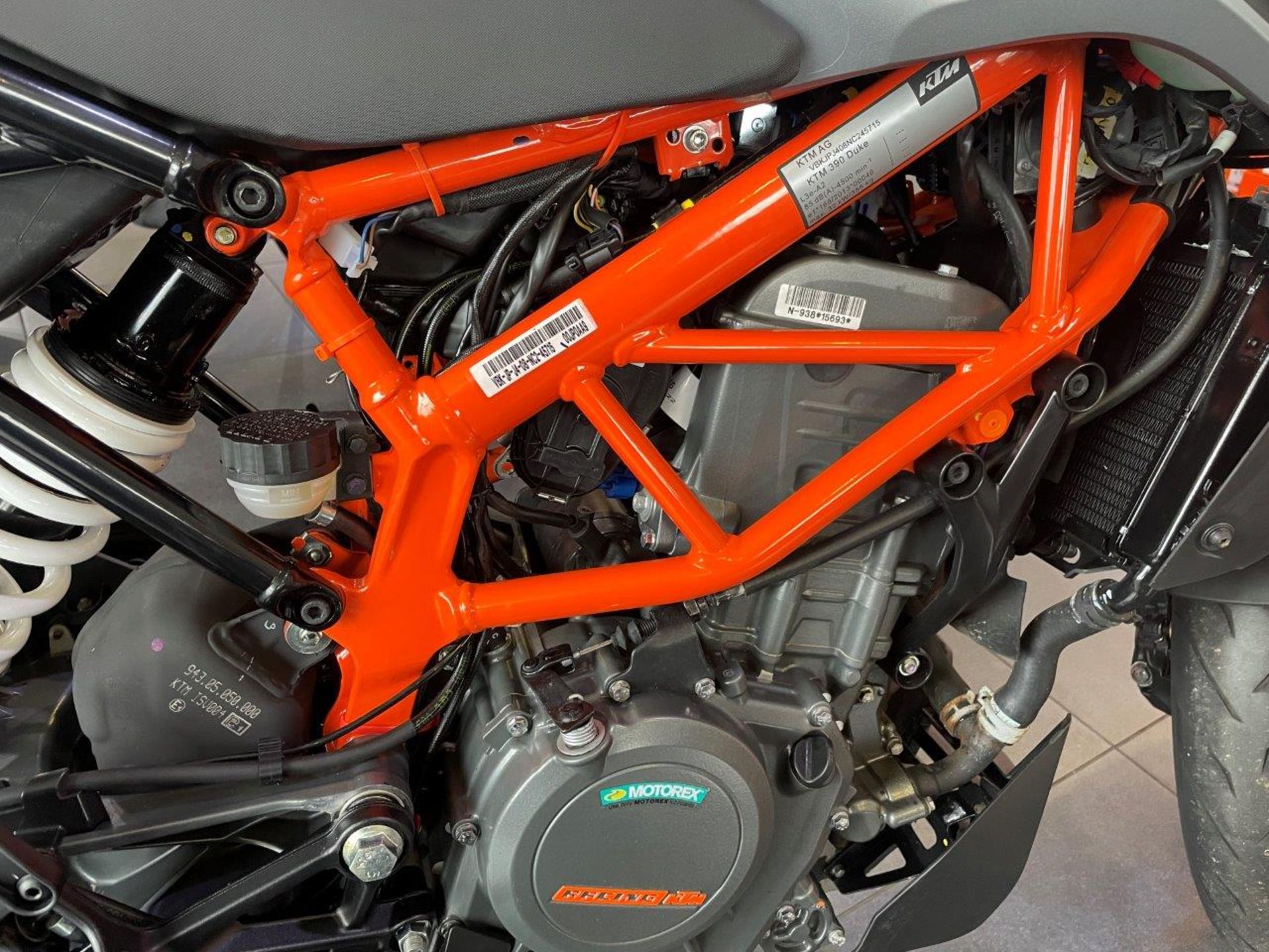 KTM Duke 390 Motorbike (October 2022) - Bild 14 aus 19