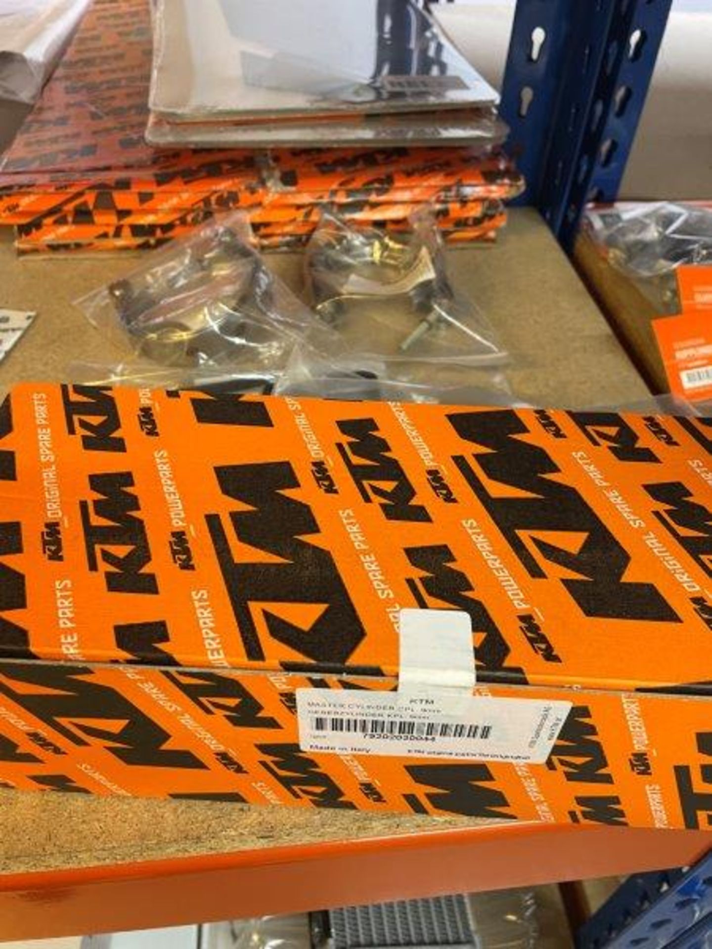 Contents of shelf of KTM and other Parts - Image 7 of 9