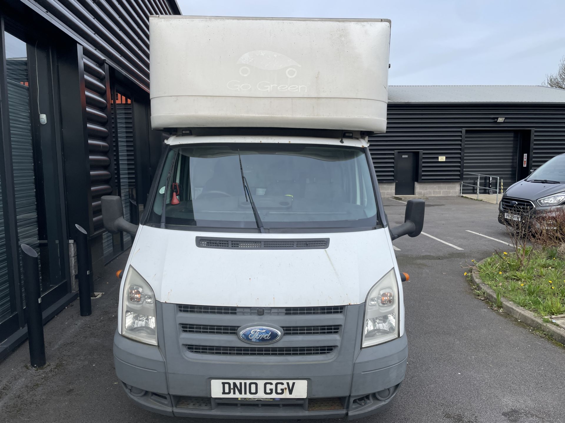 Ford Transit Luton with Taillift (40385) - Image 2 of 13
