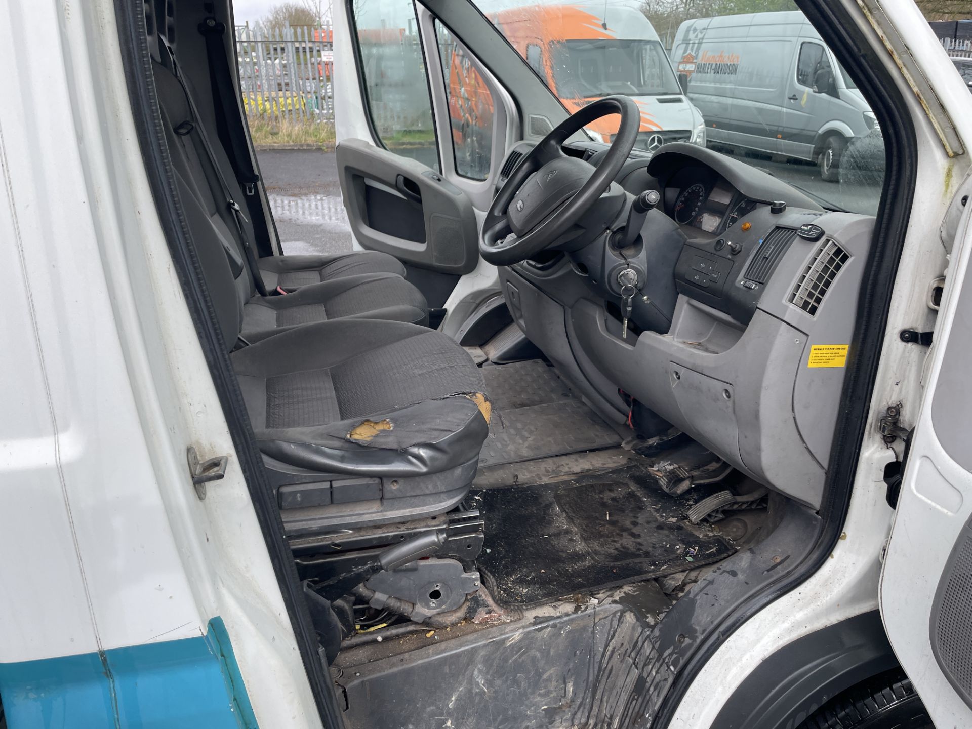 Citroen Relay Caged Tipper with rare Wheelie Bin Lift (39568) - Image 11 of 19