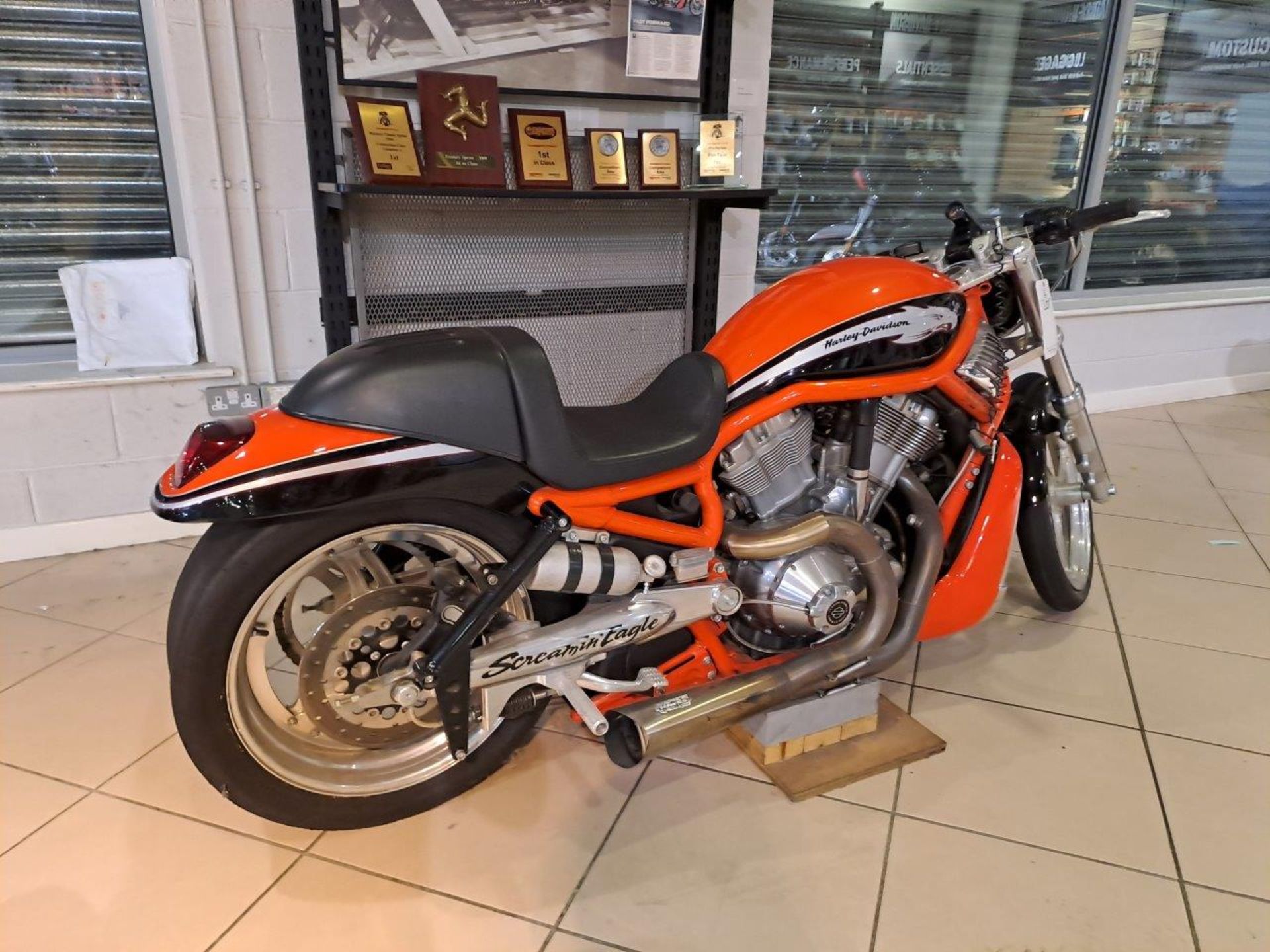 Harley Davidson V-Rod Destroyer Drag Race Bike (2006) - Image 10 of 34