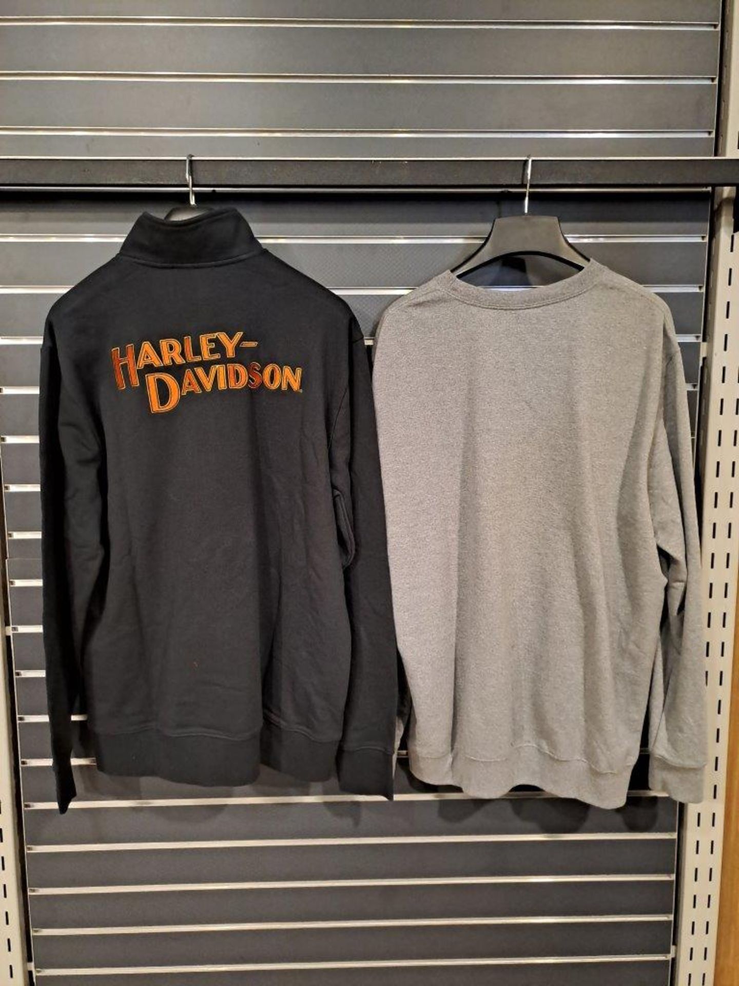 2 x Harley Davidson XL Mens Sweatshirt - Image 4 of 6