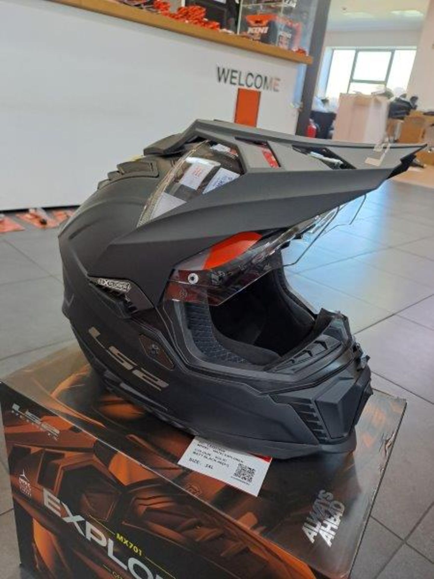 LS2 MX701 Explorer XXXL Motorbike Helmet - Image 3 of 6