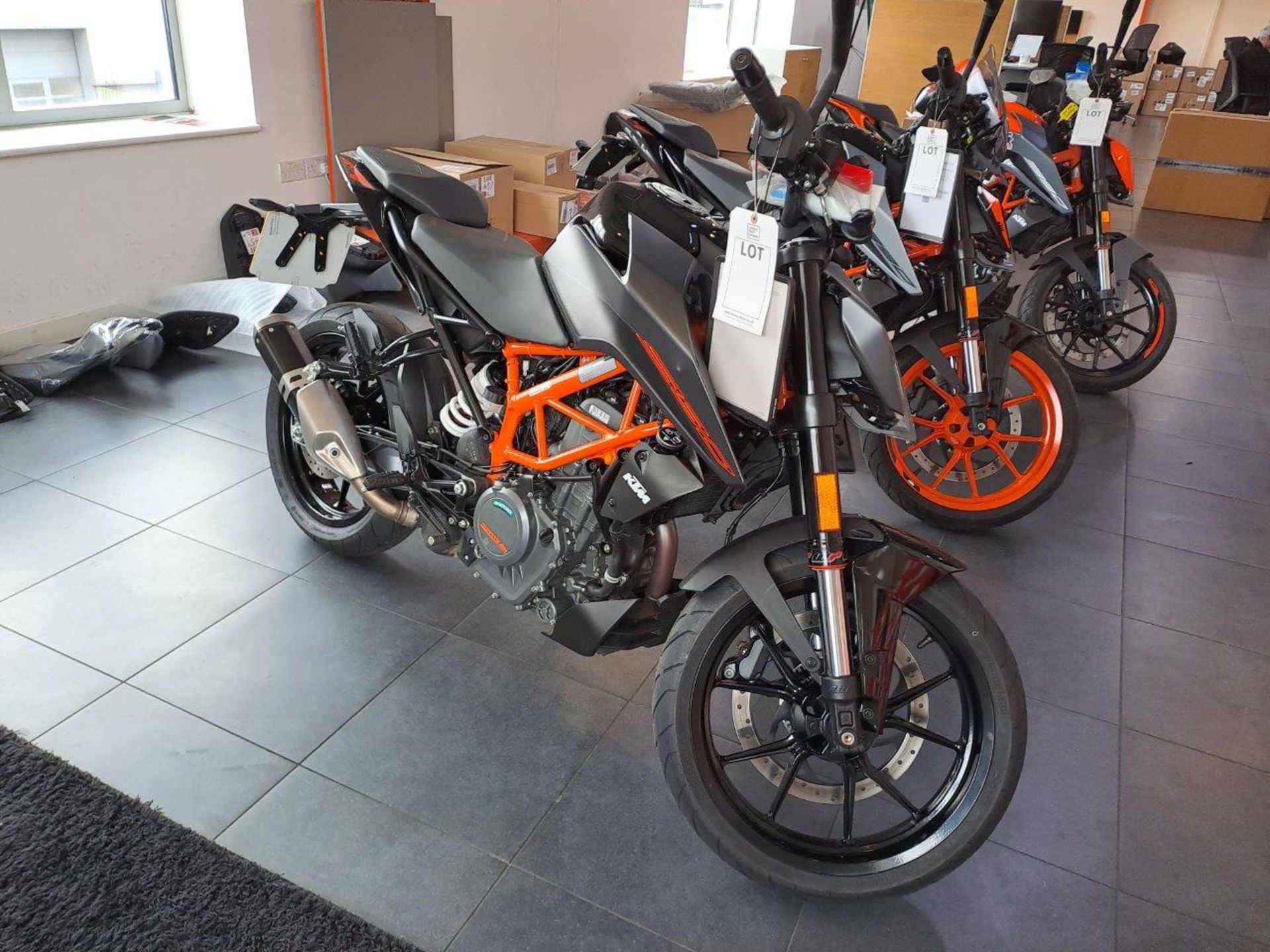 KTM Duke 390 Motorbike (April 2023) - Bild 2 aus 19