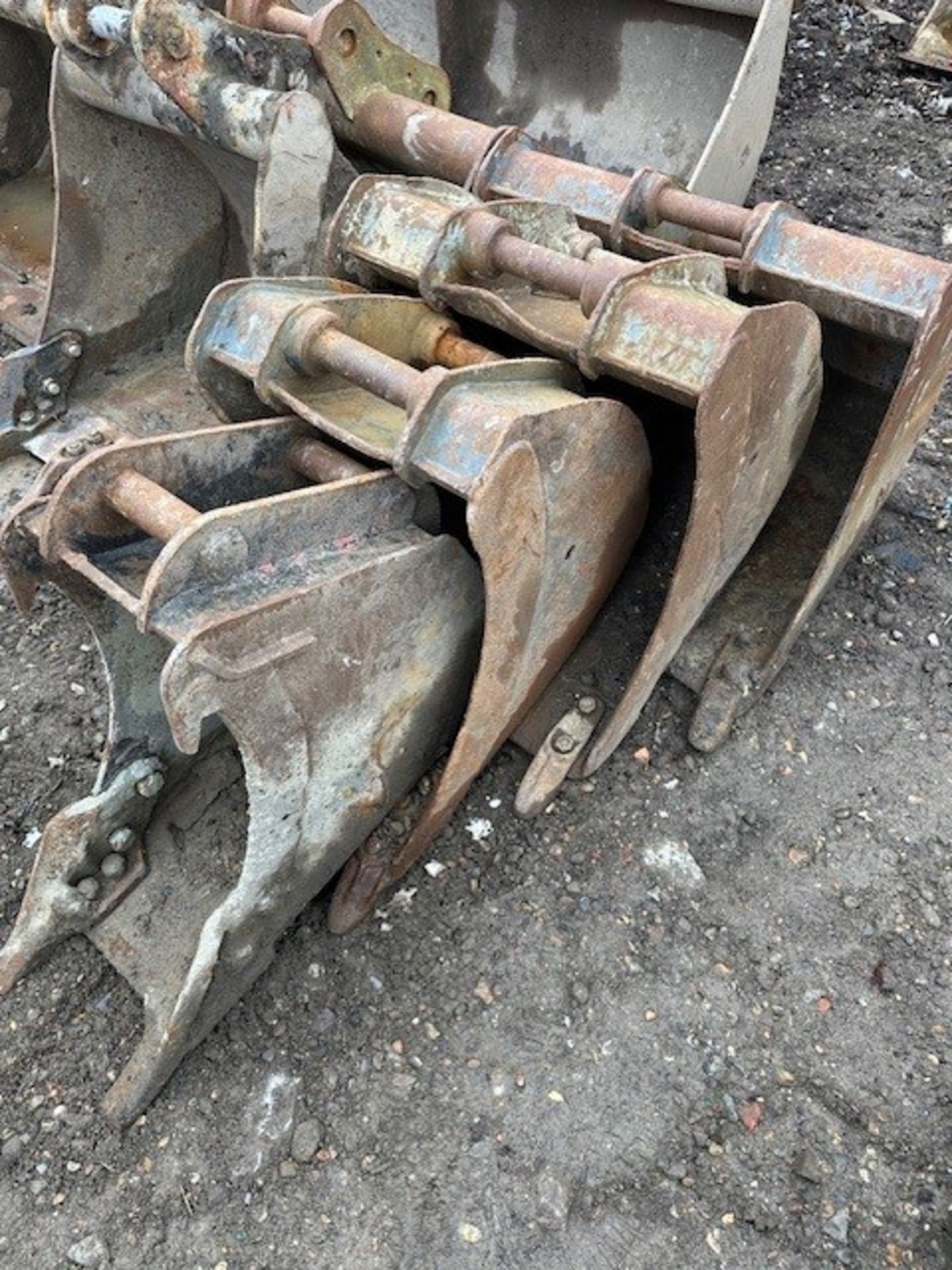 Set of 4 buckets 45mm pin 5Ton excavator