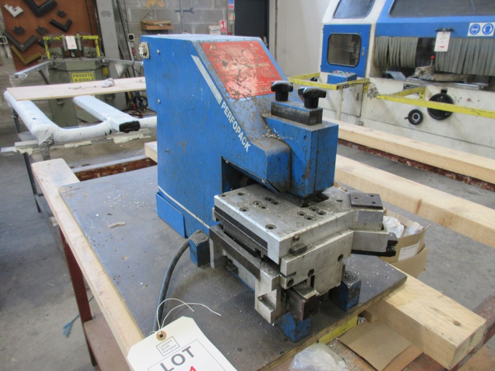 Technal 2700 R02 Pneumatic press (2001)