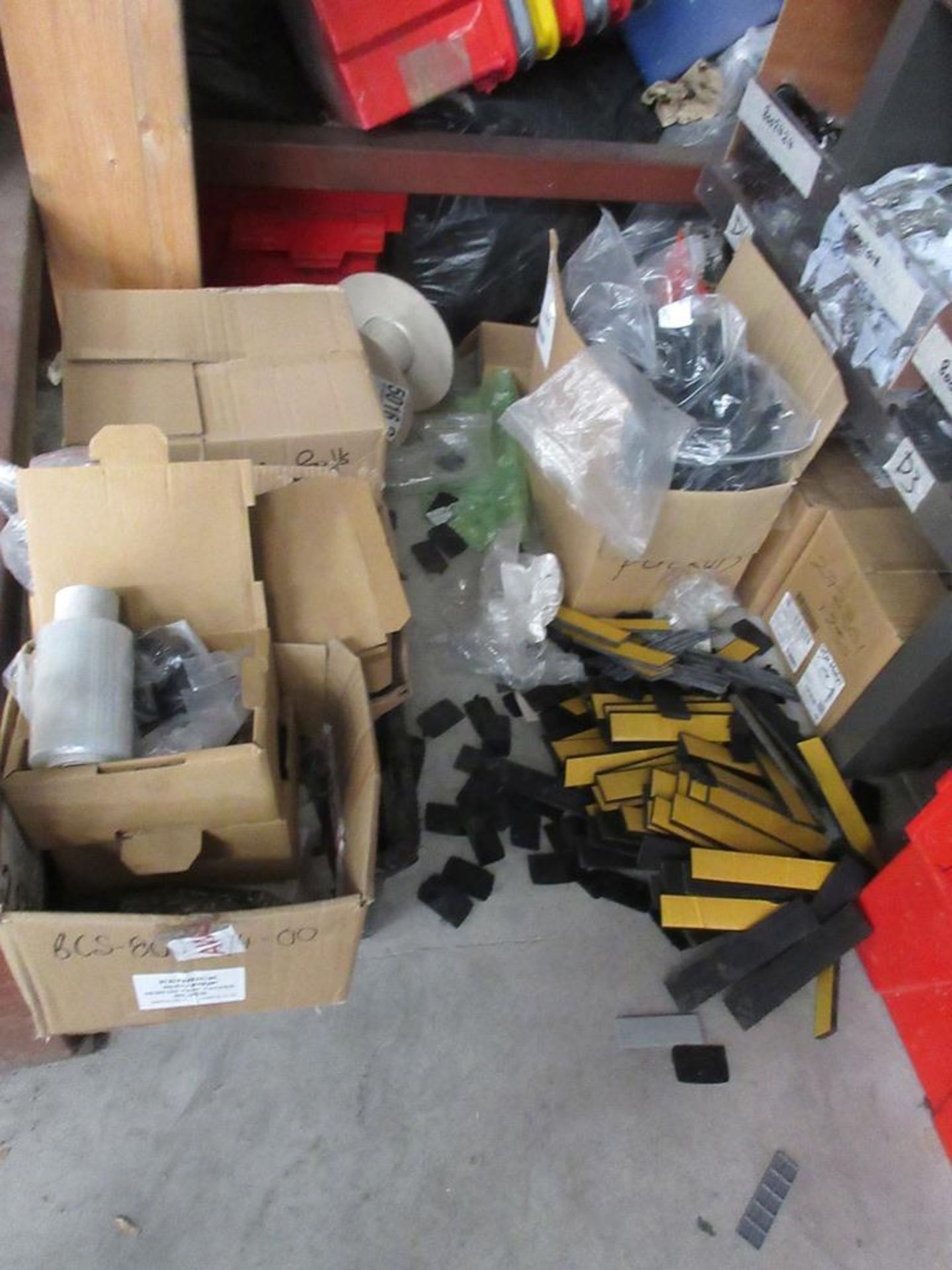 Large quantity of assorted plastic consumable - Image 9 of 11