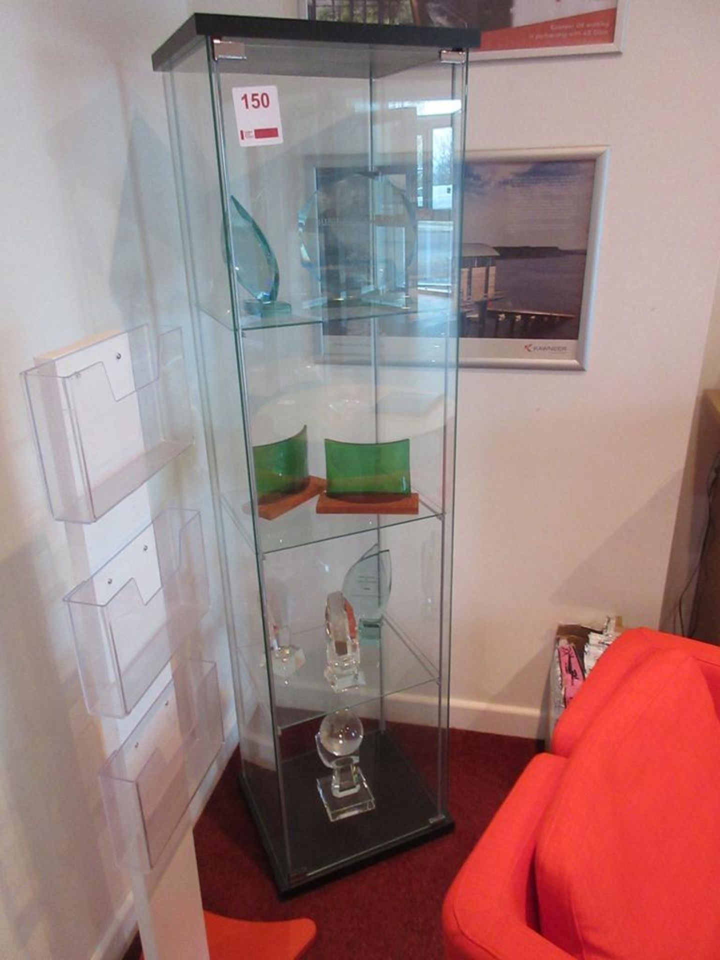 Glass single door, 4-shelf display cabinet