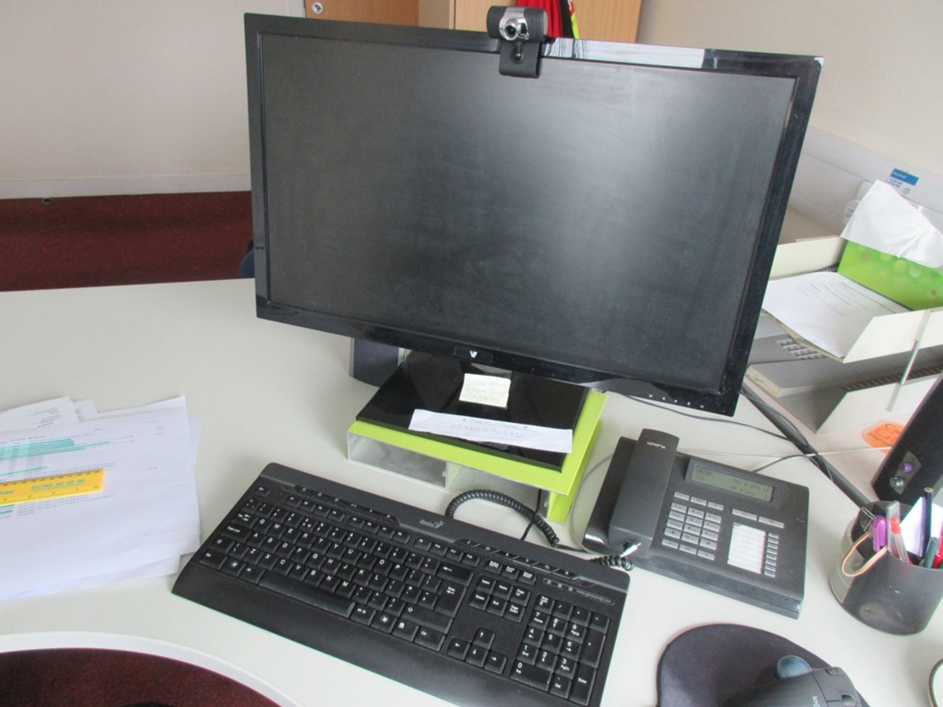 Erita Desktop PC, flat screen monitor