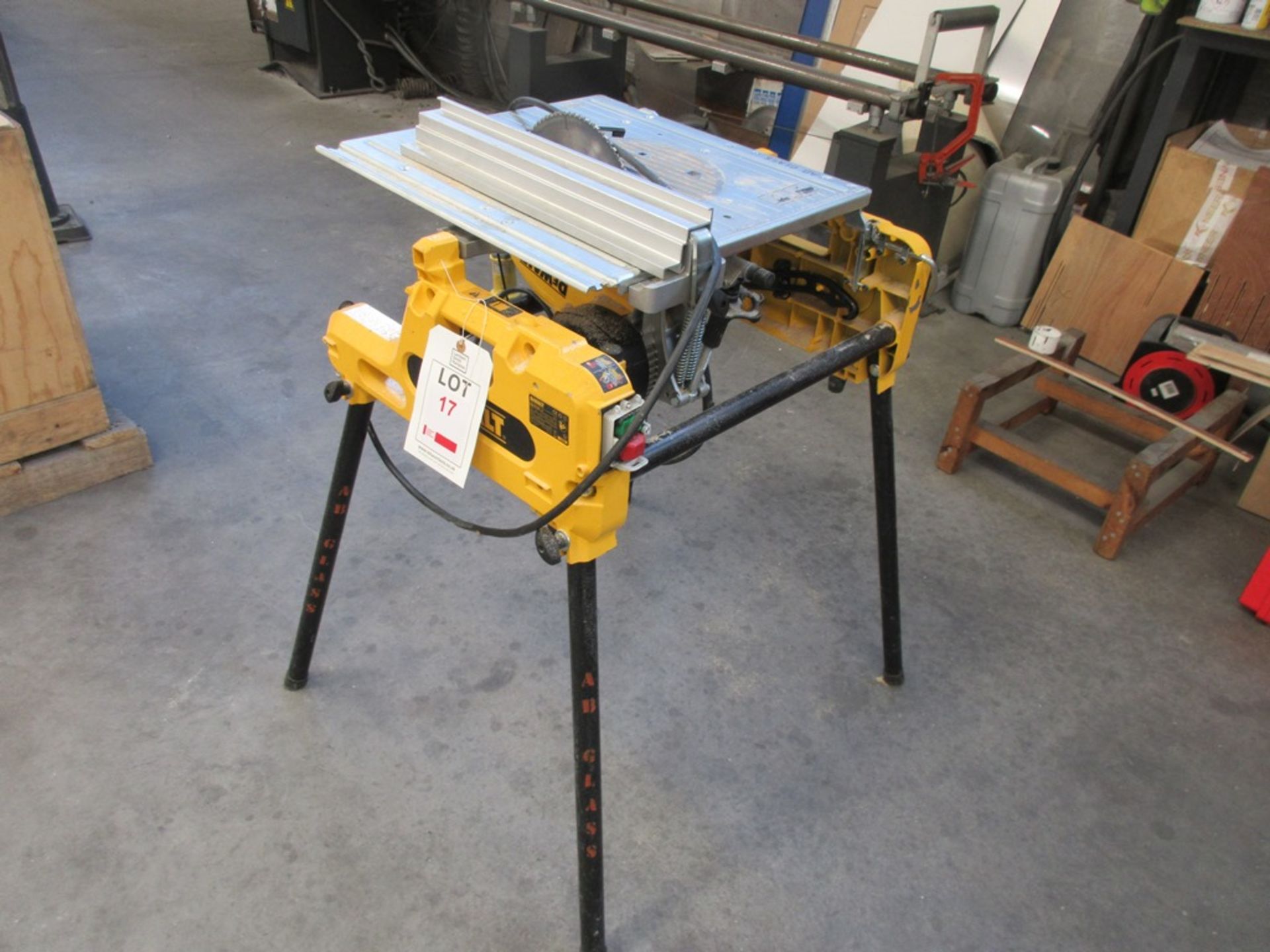 Dewalt DW743N-LX Type 4 table saw