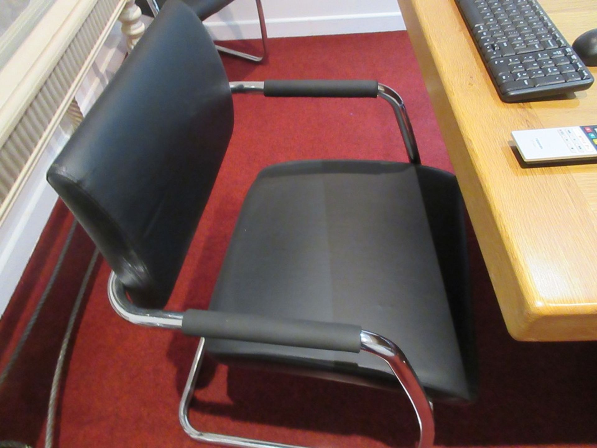 Ten chrome framed leatherette static boardroom armchairs - Image 5 of 7