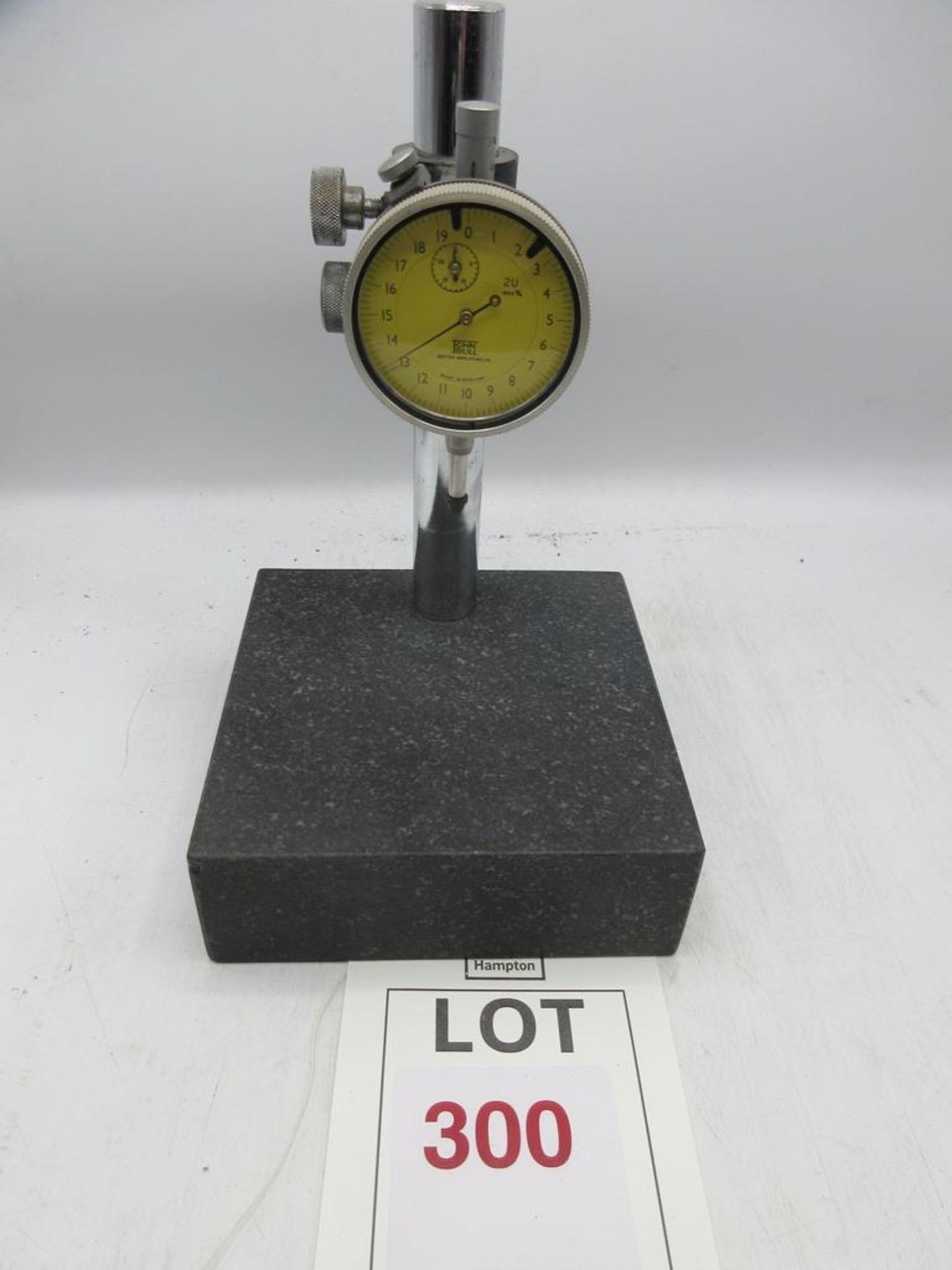 Comparator stand and indicator